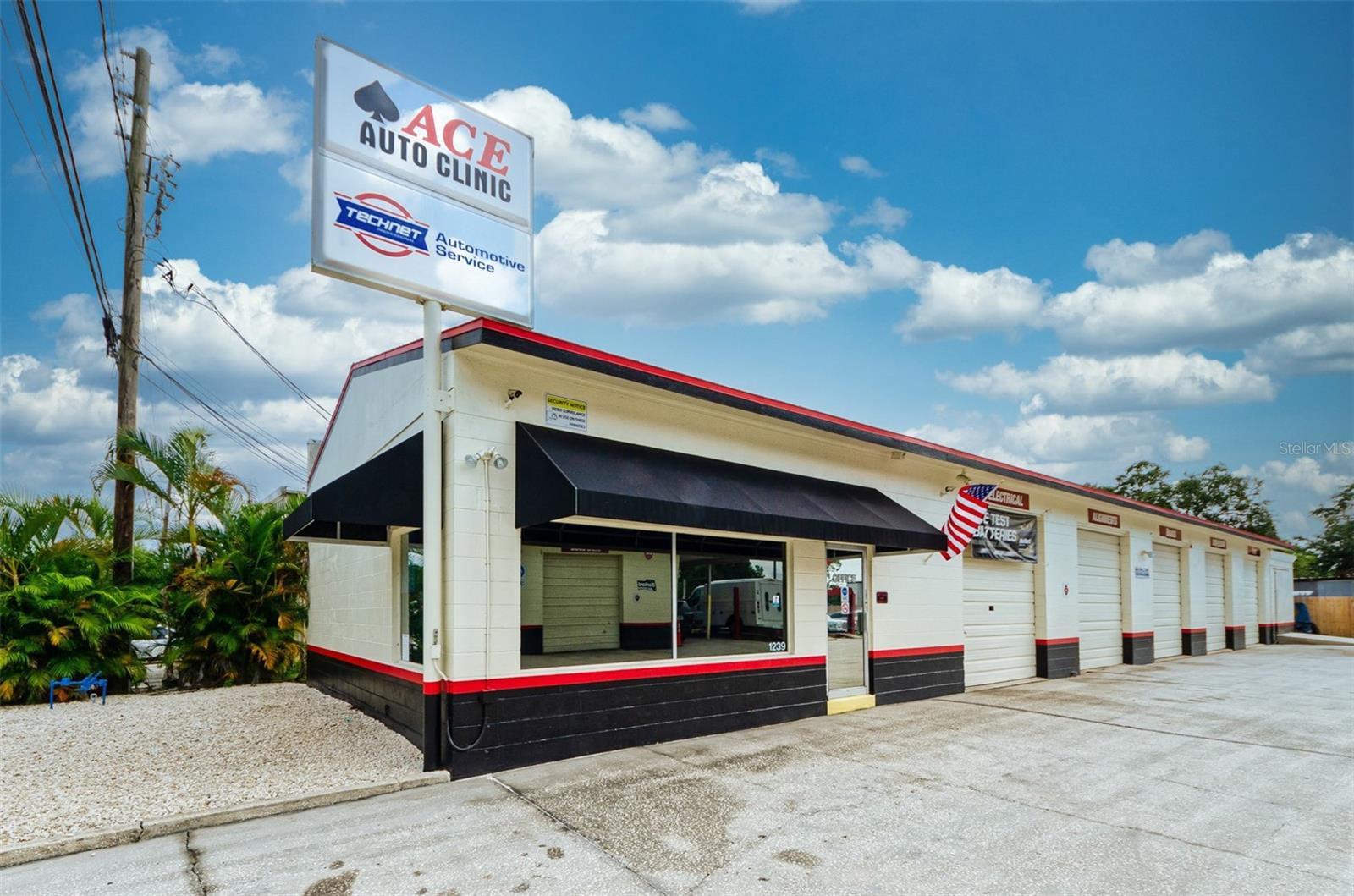 OAKLAND HEIGHTS - Commercial Sale