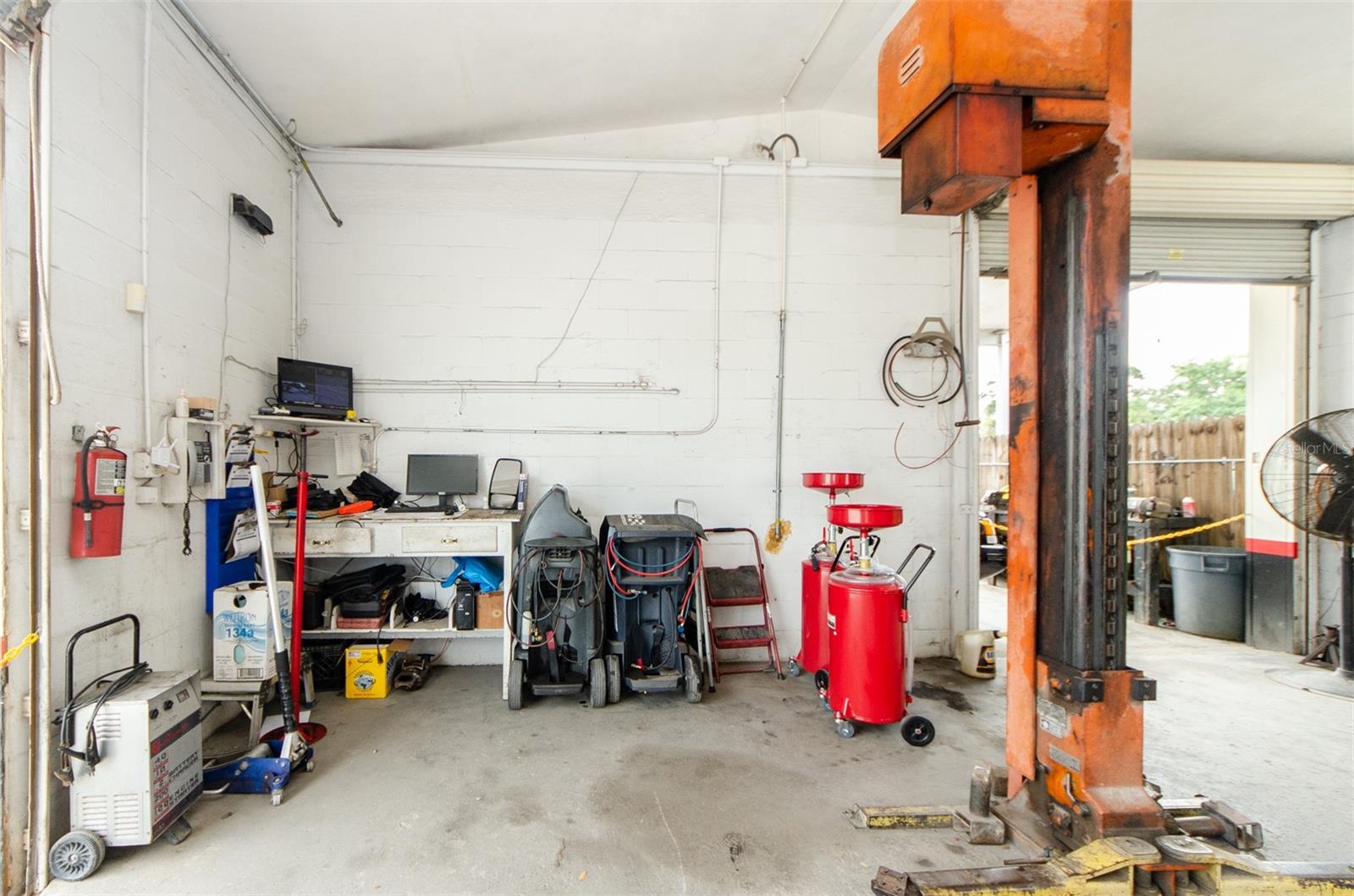 OAKLAND HEIGHTS - Commercial Sale
