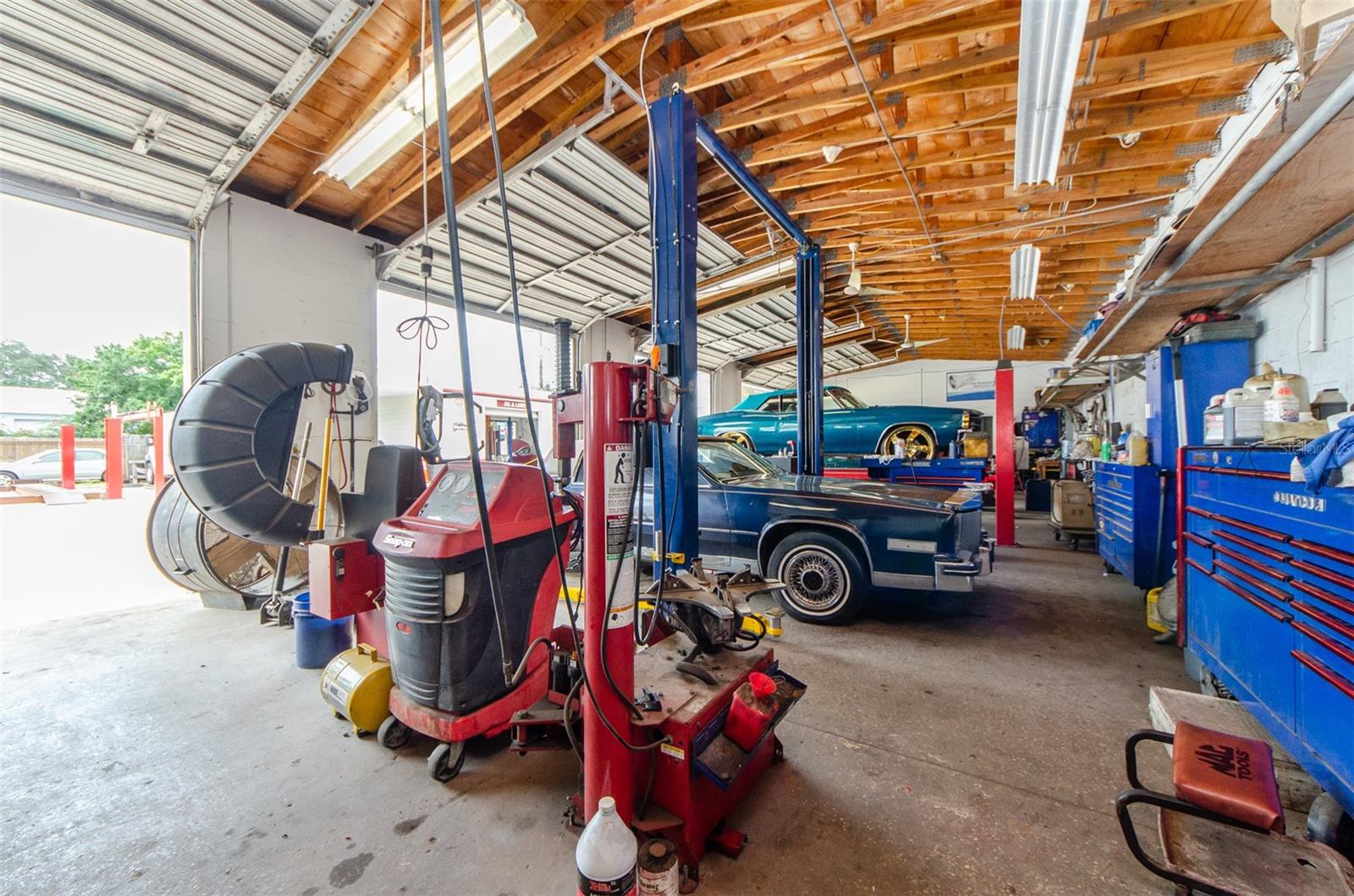 OAKLAND HEIGHTS - Commercial Sale