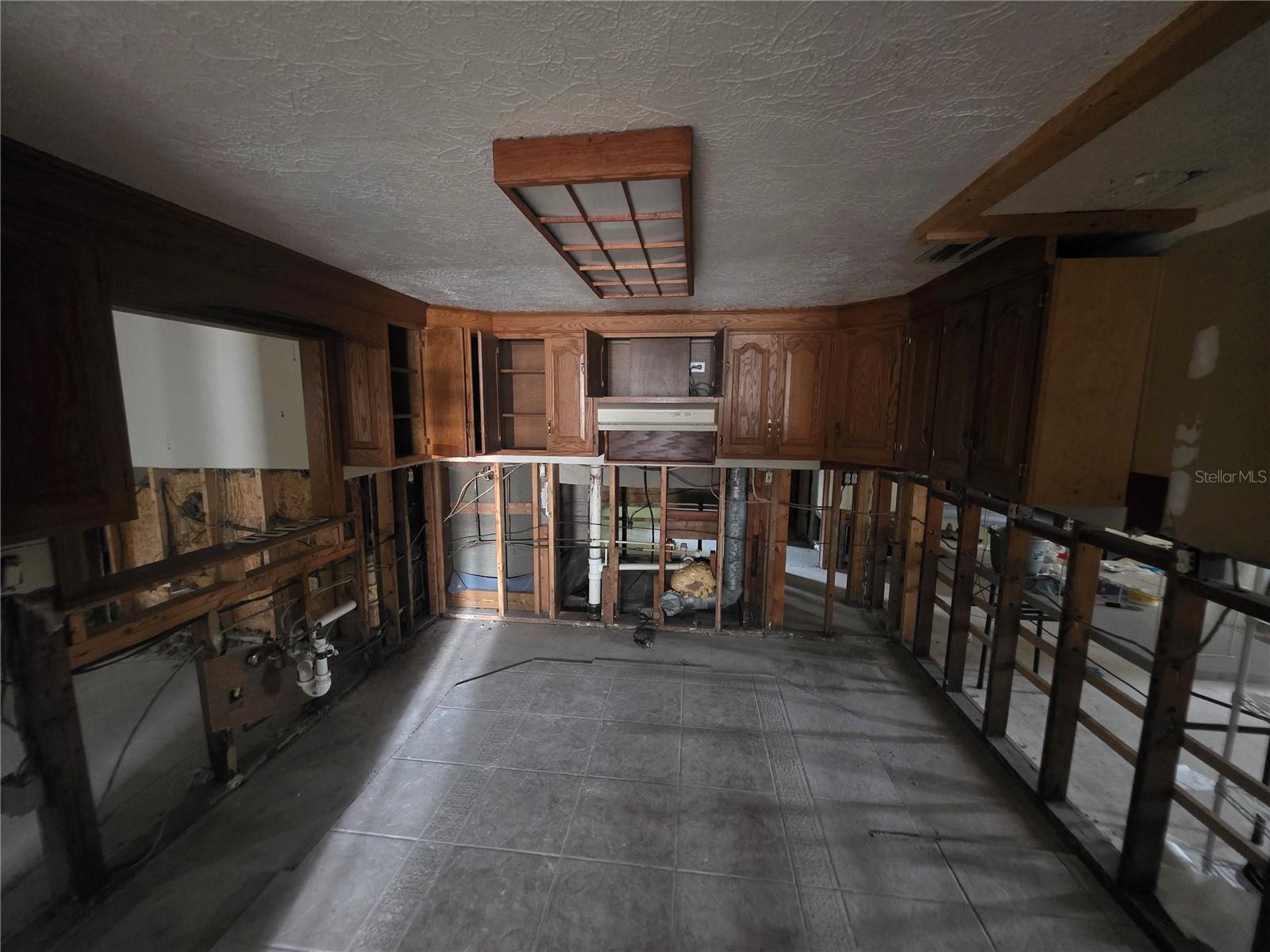 OAK SHORES - Residential