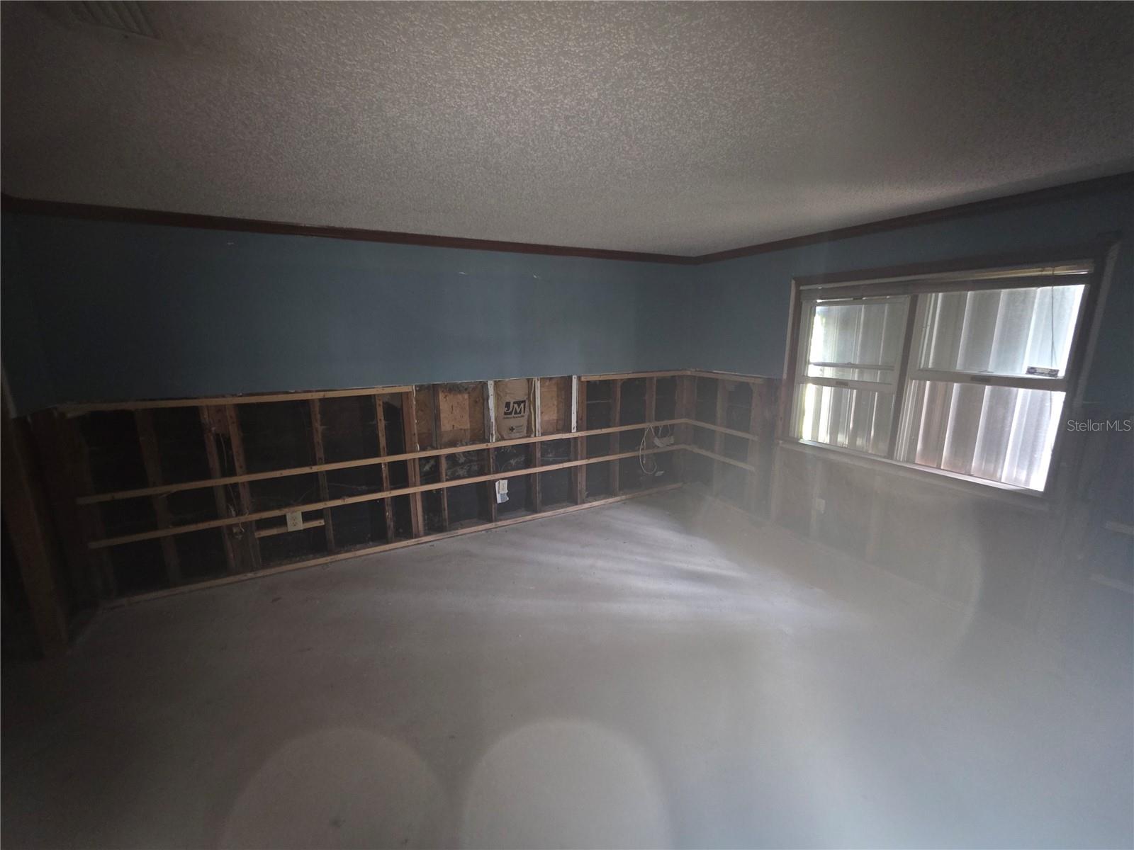 OAK SHORES - Residential