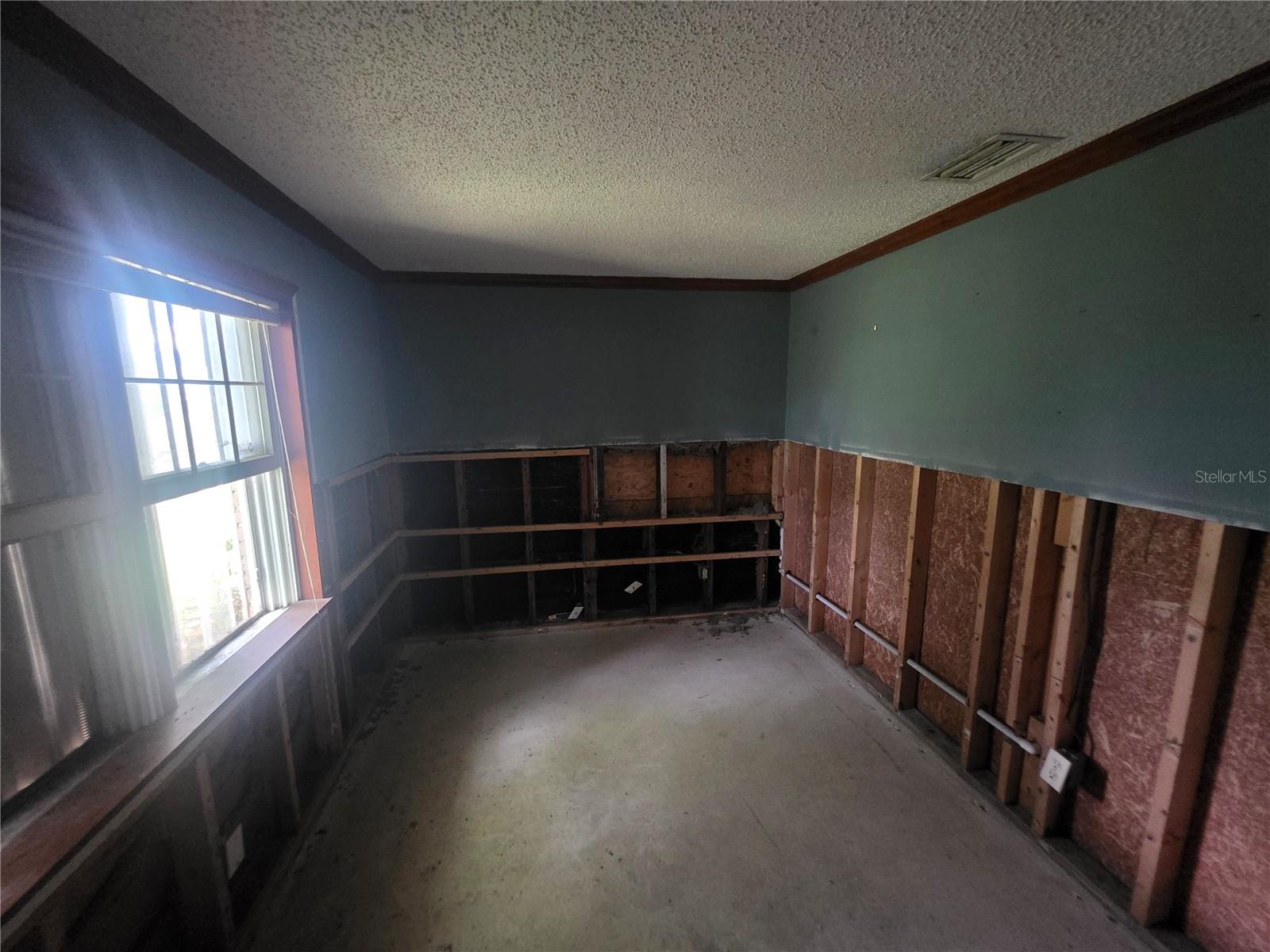 OAK SHORES - Residential