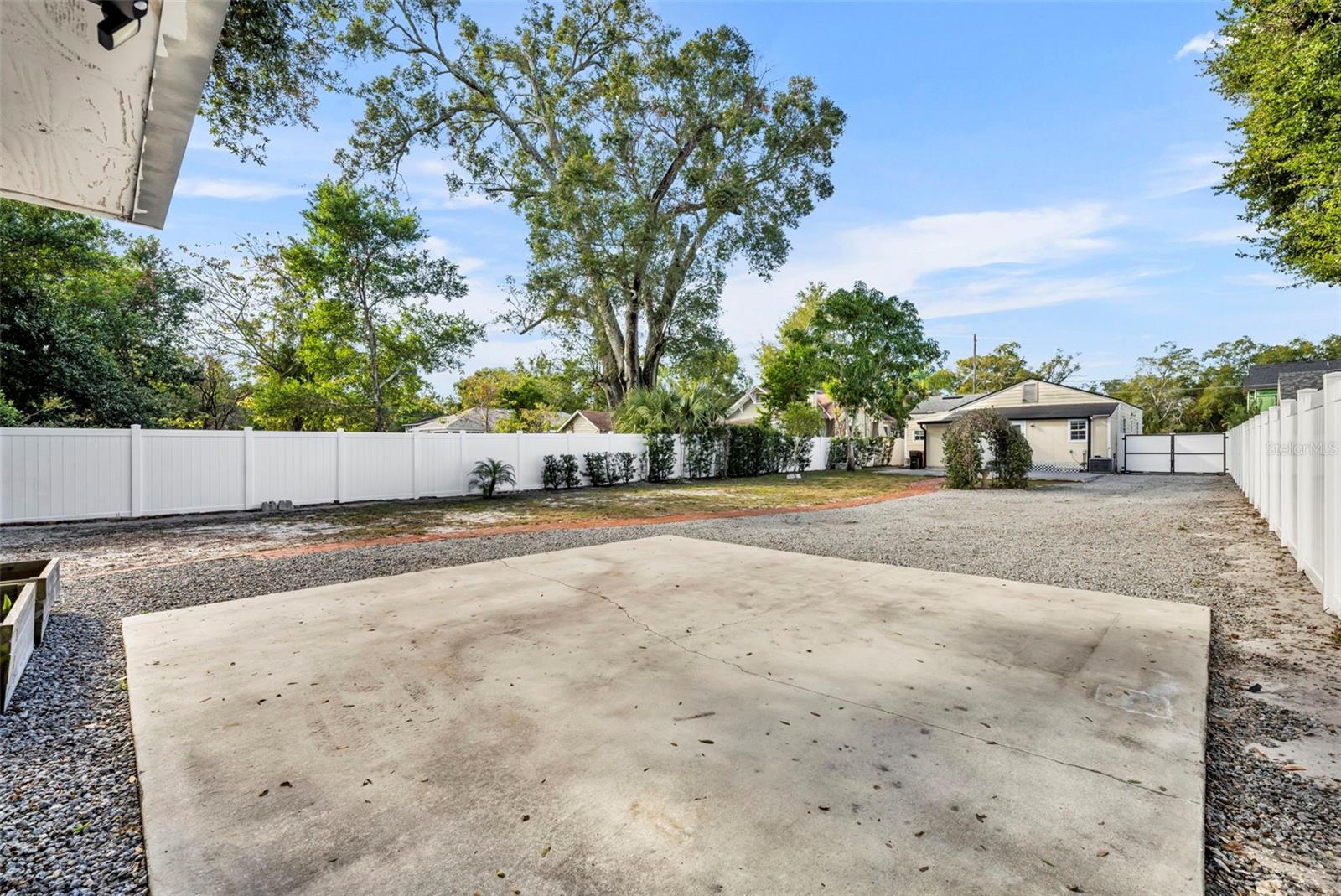 L L PAYNES SUB - Residential Lease