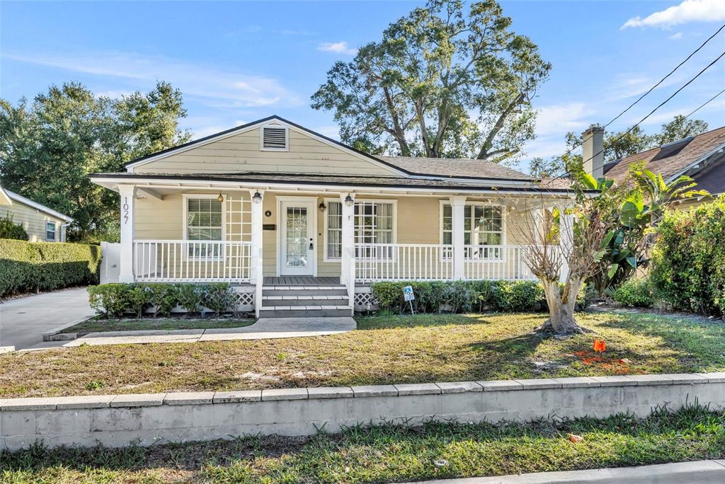 Photo of 1027 N Hampton Avenue, Orlando, FL 32803 (MLS # O6369622)