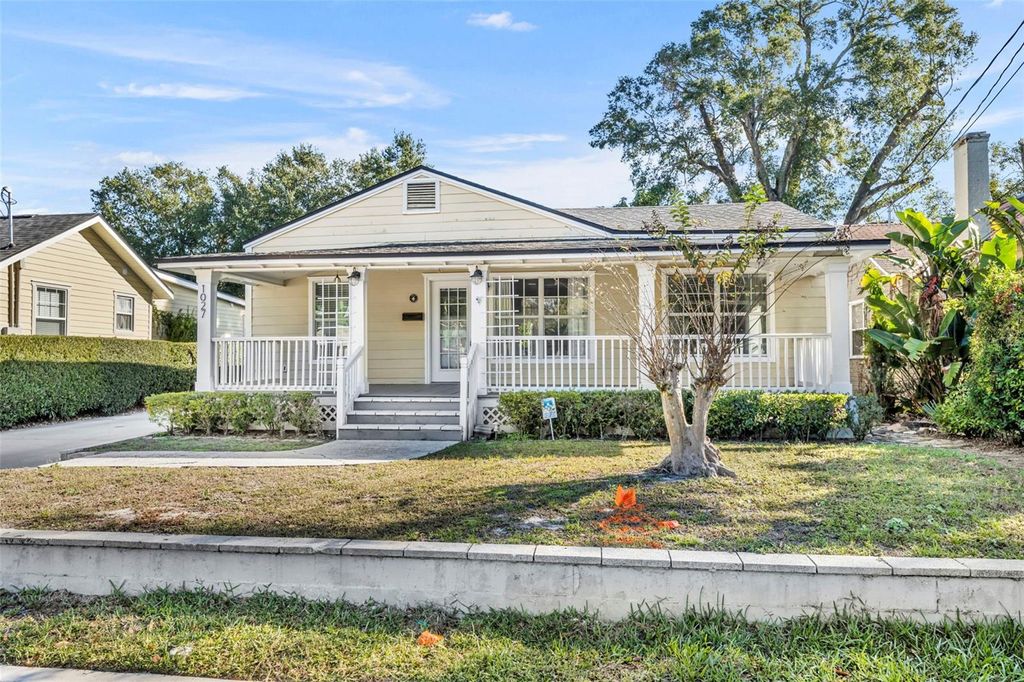 Photo of 1027 N Hampton Avenue, Orlando, FL 32803 (MLS # O6369622)