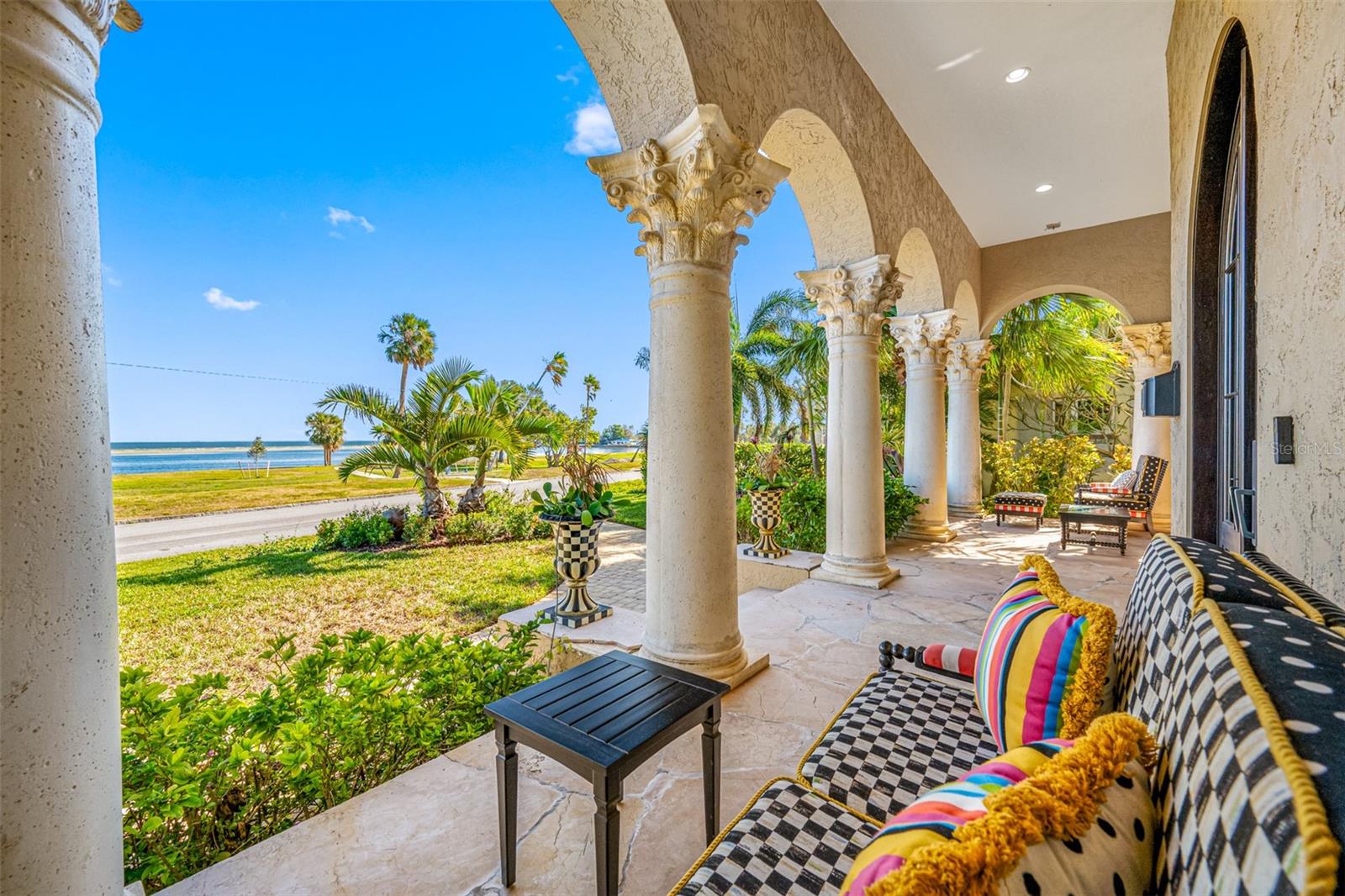 1925 BEACH DRIVE SE