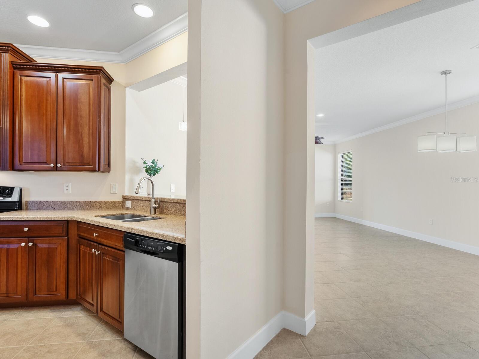 VENETIAN FALLS PH 3 - Residential
