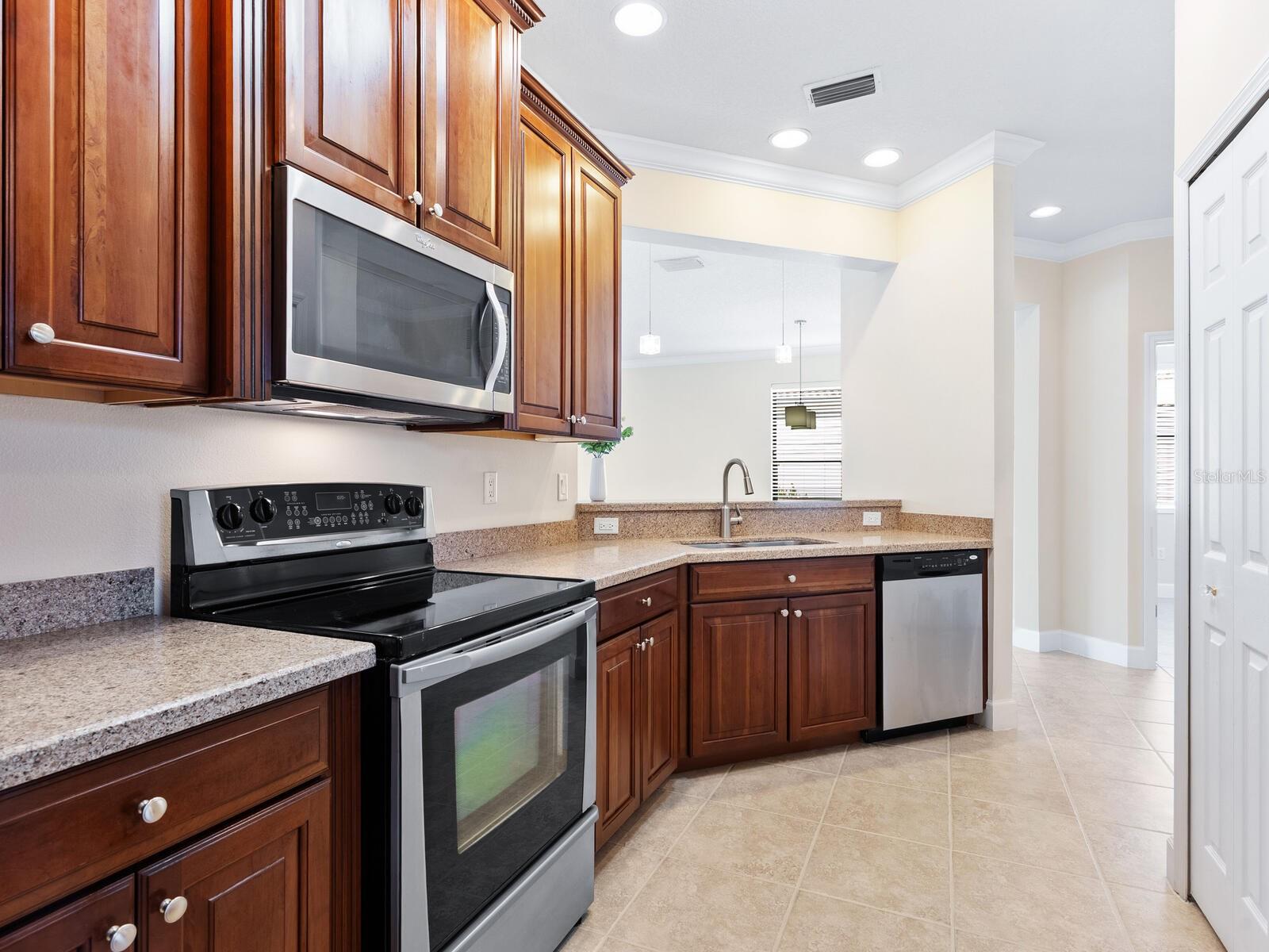 VENETIAN FALLS PH 3 - Residential
