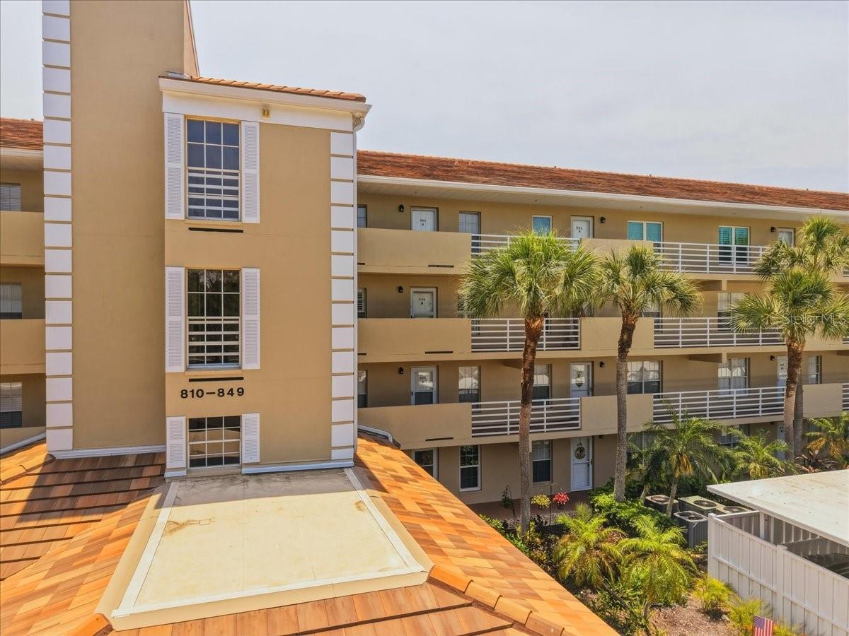 EIGHTH FAIRWAY - Residential