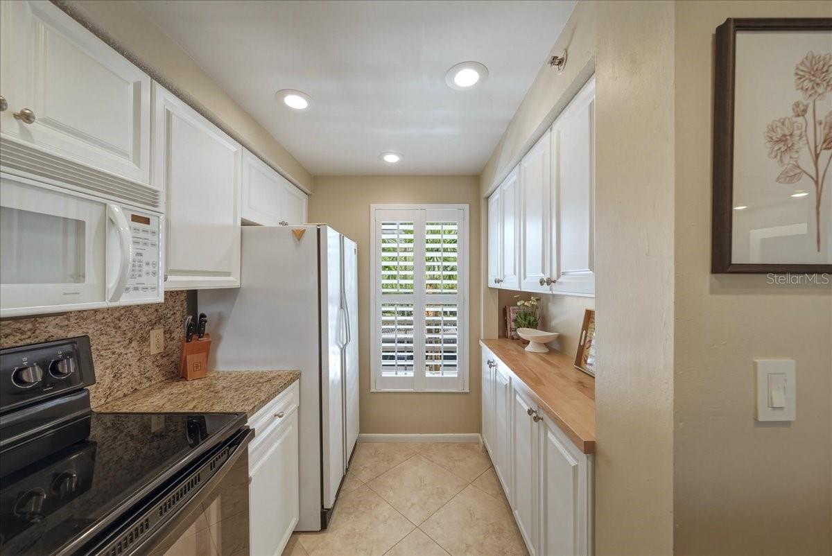EIGHTH FAIRWAY - Residential