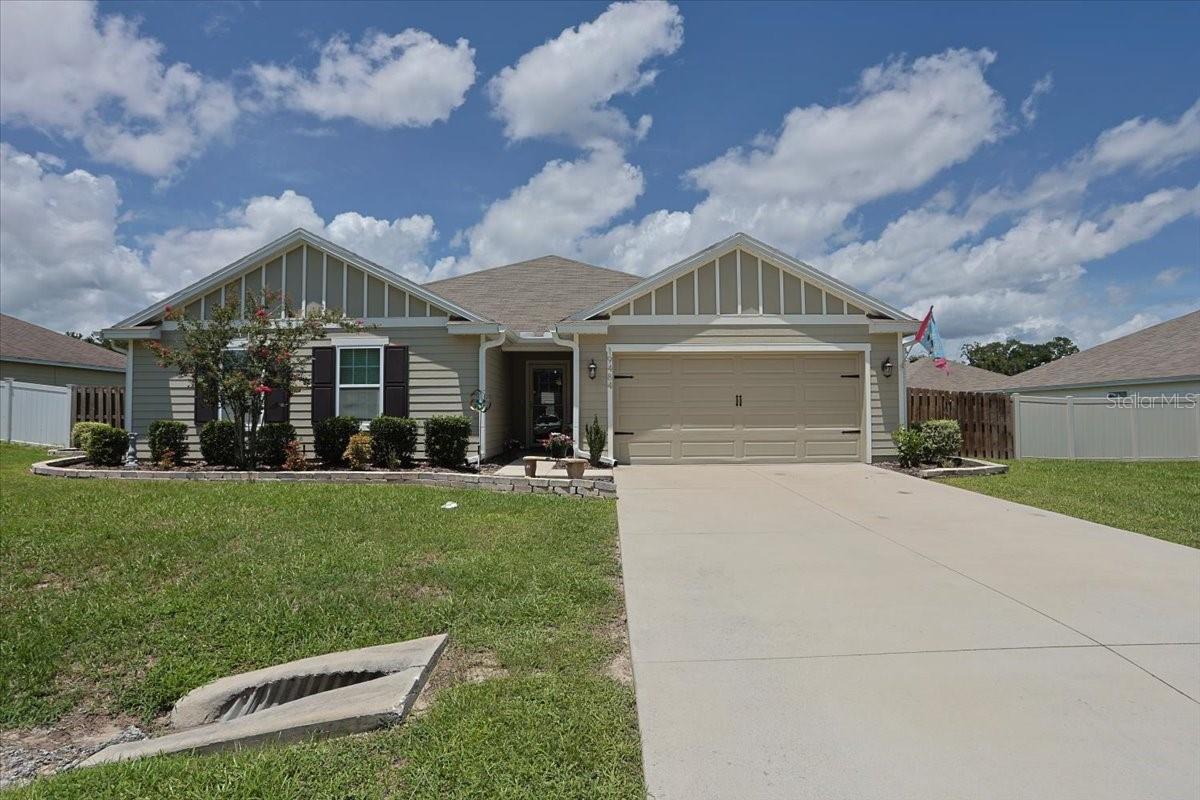 With over 2,200 square feet of comfortable living space and a great location within walking distance to High Springs Community School, this Bailey Estates home offers both room to spread out and everyday convenience. The open floor plan and split-bedroom layout give you the flexibility to entertain, relax, or enjoy a little privacy when you need it. Step outside to a screened-in back porch and fully fenced backyard—perfect for pets, play, or just unwinding after a long day. Feel like getting out? Enjoy a short drive to downtown High Springs or take a drive to one of our many springs High Springs has to offer. Call today to set up a private showing!