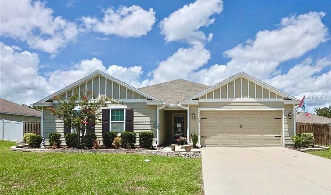 With over 2,200 square feet of comfortable living space and a great location within walking distance to High Springs Community School, this Bailey Estates home offers both room to spread out and everyday convenience. The open floor plan and split-bedroom layout give you the flexibility to entertain, relax, or enjoy a little privacy when you need it. Step outside to a screened-in back porch and fully fenced backyard—perfect for pets, play, or just unwinding after a long day. Feel like getting out? Enjoy a short drive to downtown High Springs or take a drive to one of our many springs High Springs has to offer. Call today to set up a private showing!
