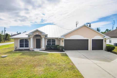 Photo of 15117 Lyneburg Avenue, Port Charlotte, FL 33981 (MLS # D6145177)