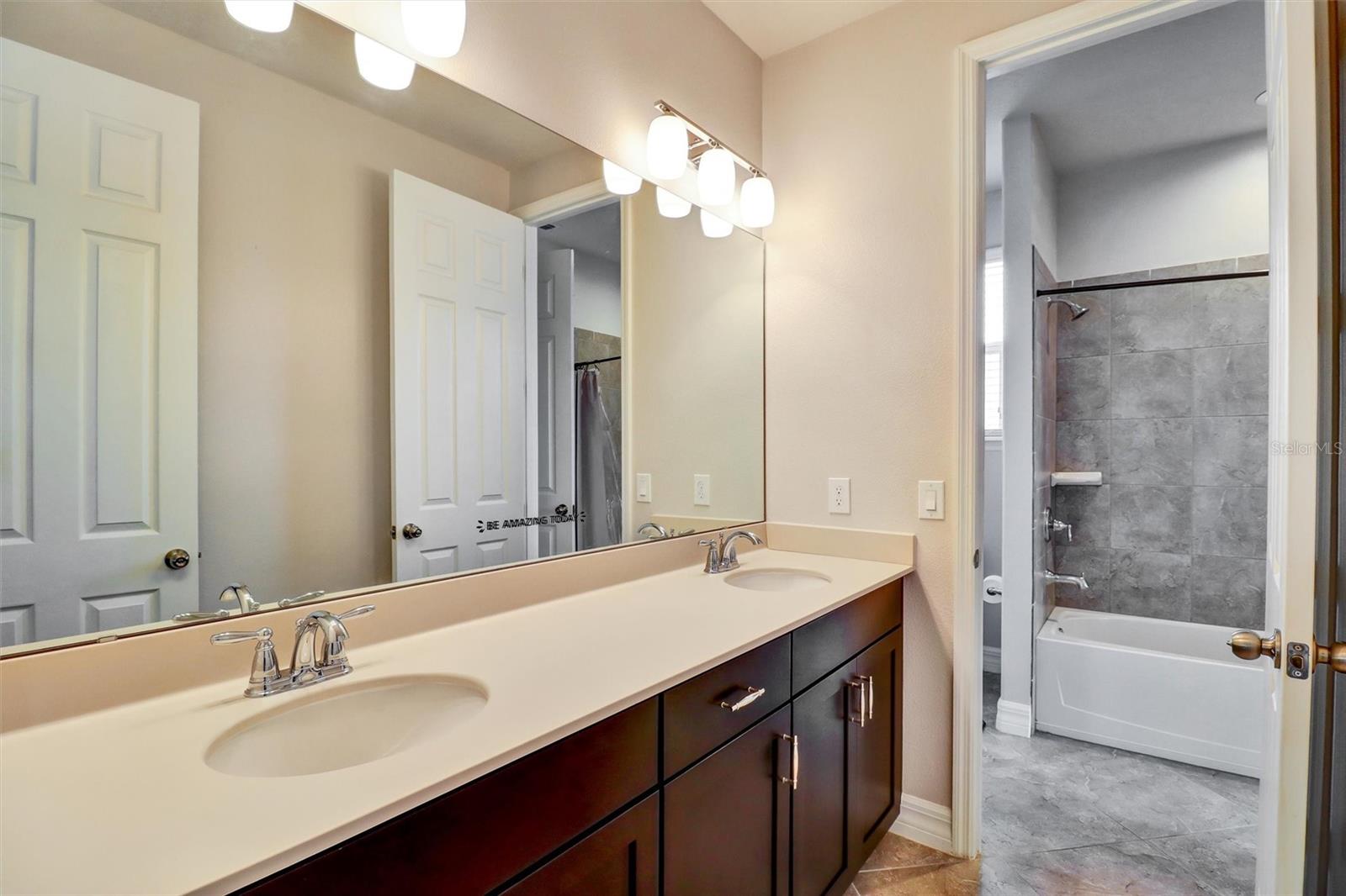 RANDAL PARK - PHASE 5 89/66 LOT 518 - Residential