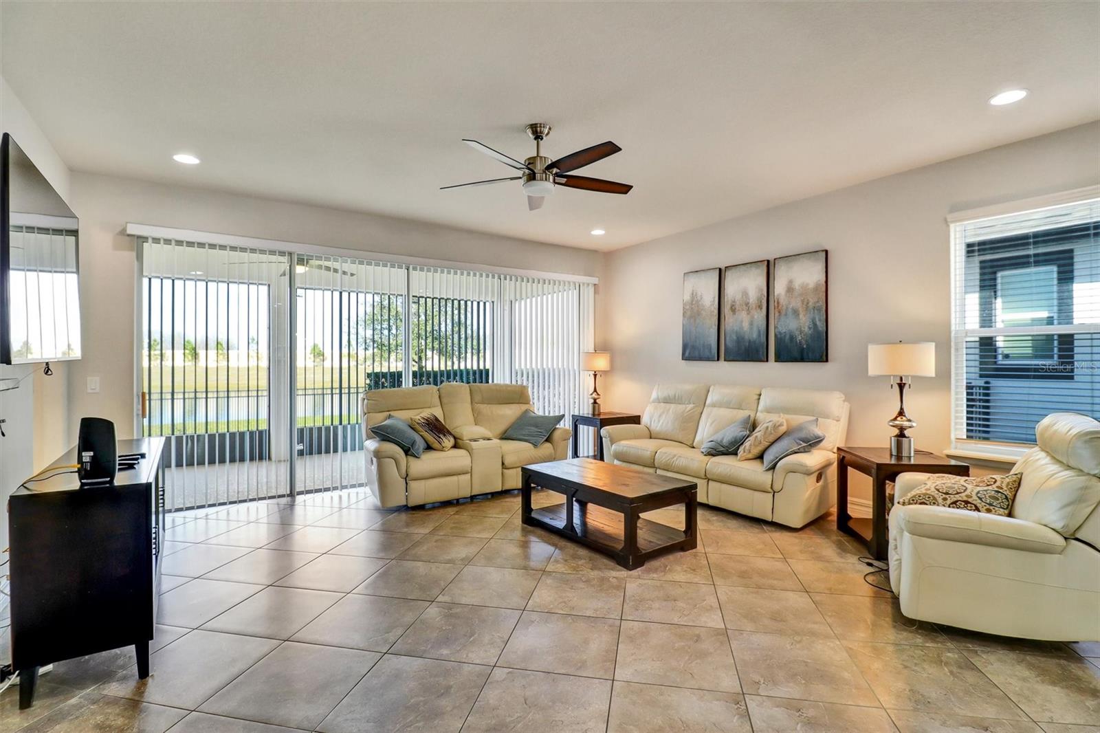 RANDAL PARK - PHASE 5 89/66 LOT 518 - Residential