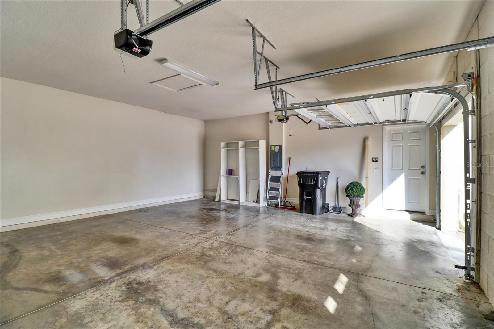 RANDAL PARK - PHASE 5 89/66 LOT 518 - Residential