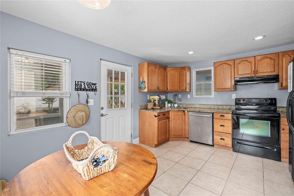 Photo of 618 S Mellonville Avenue, Sanford, FL 32771 (MLS # O6353485)