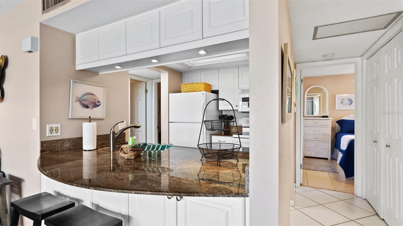MIDNIGHT COVE II - Residential Lease