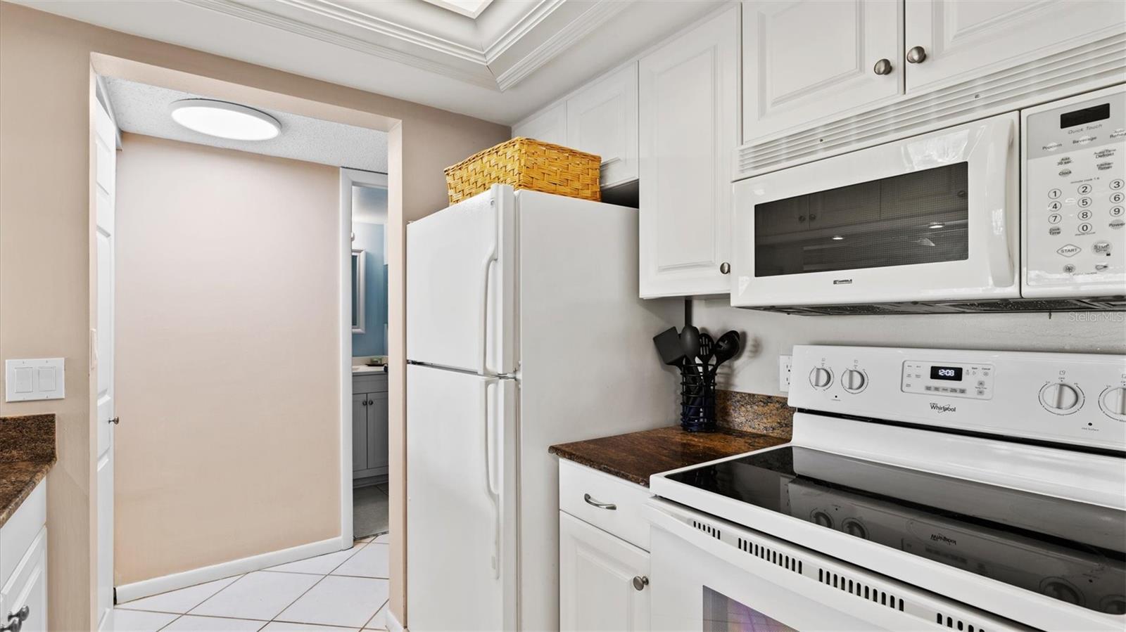 MIDNIGHT COVE II - Residential Lease