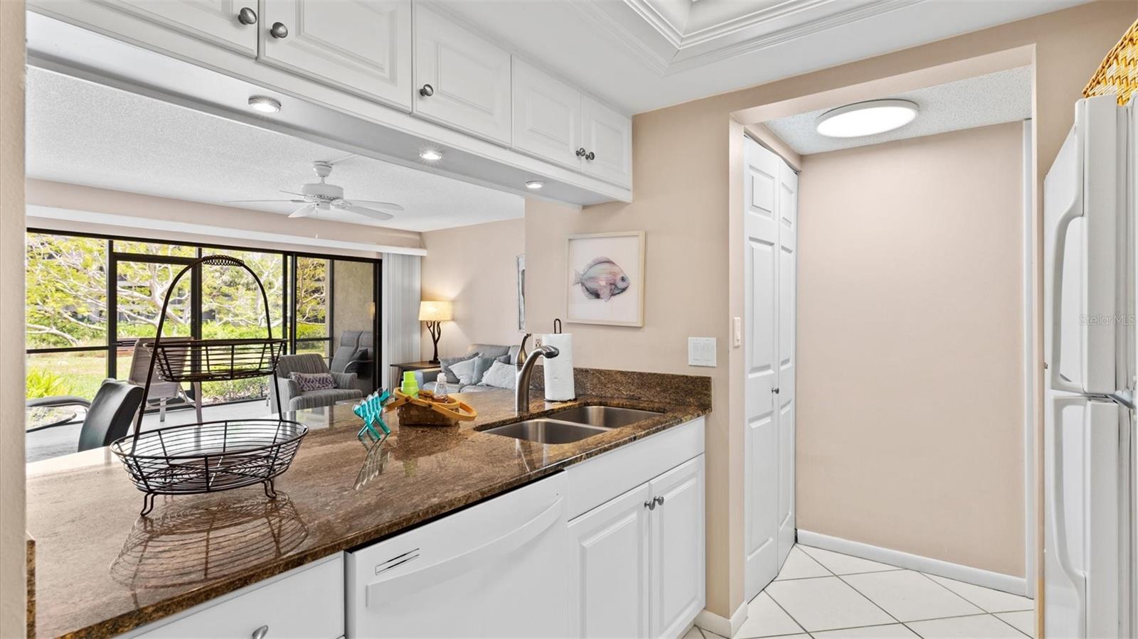 MIDNIGHT COVE II - Residential Lease