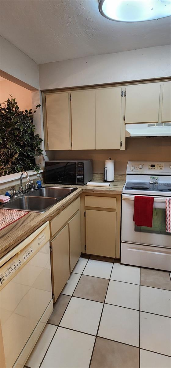 3404 NW 52ND TERRACE