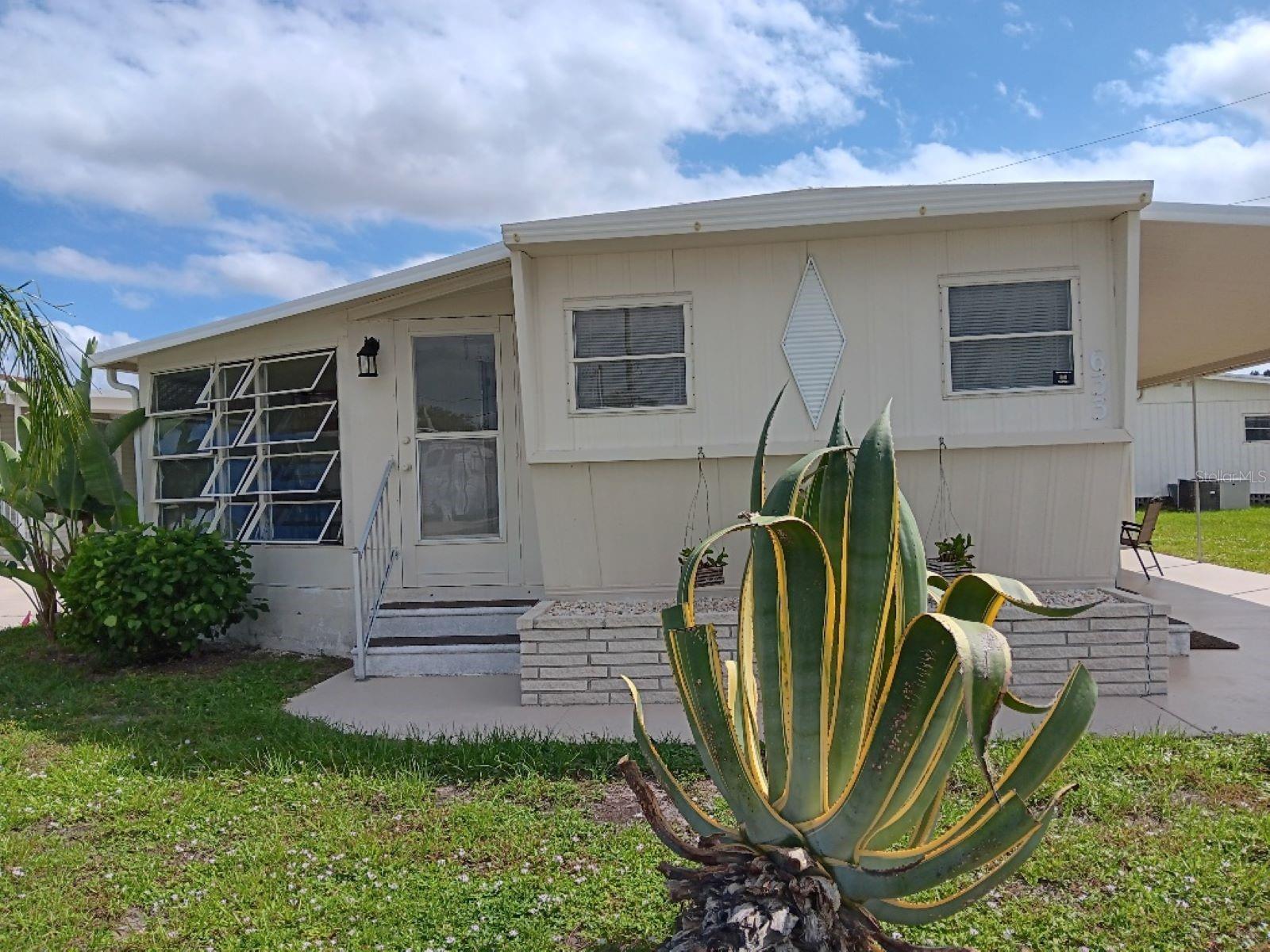 COUNTRY CLUB ESTATES - Residential