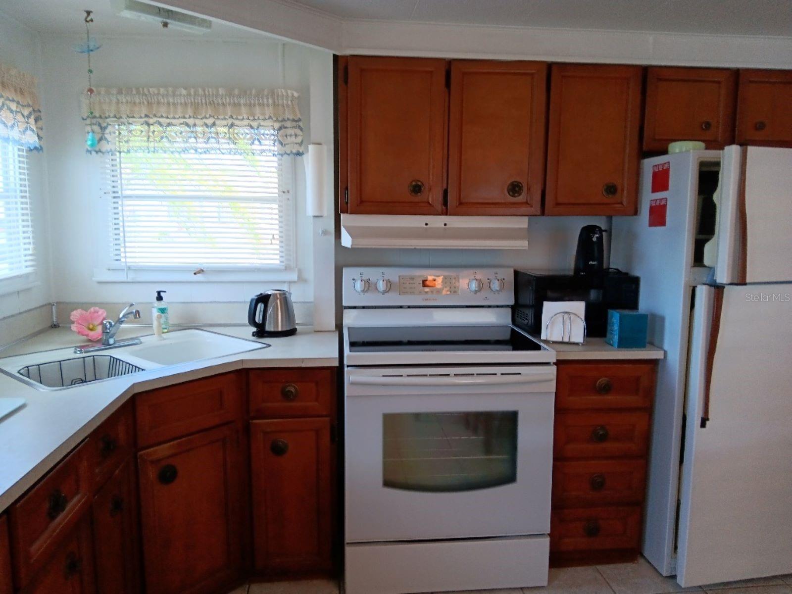 COUNTRY CLUB ESTATES - Residential