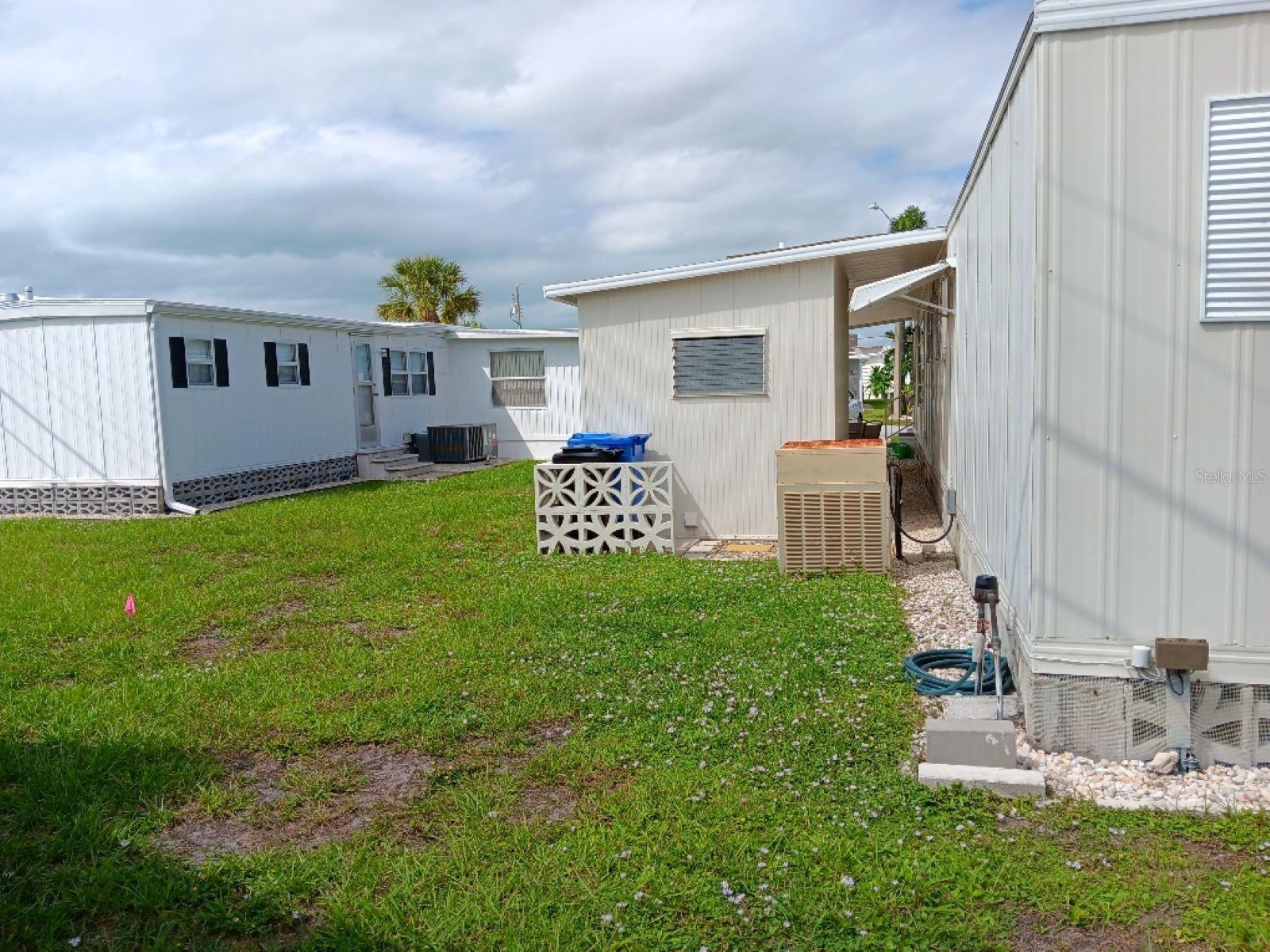 COUNTRY CLUB ESTATES - Residential