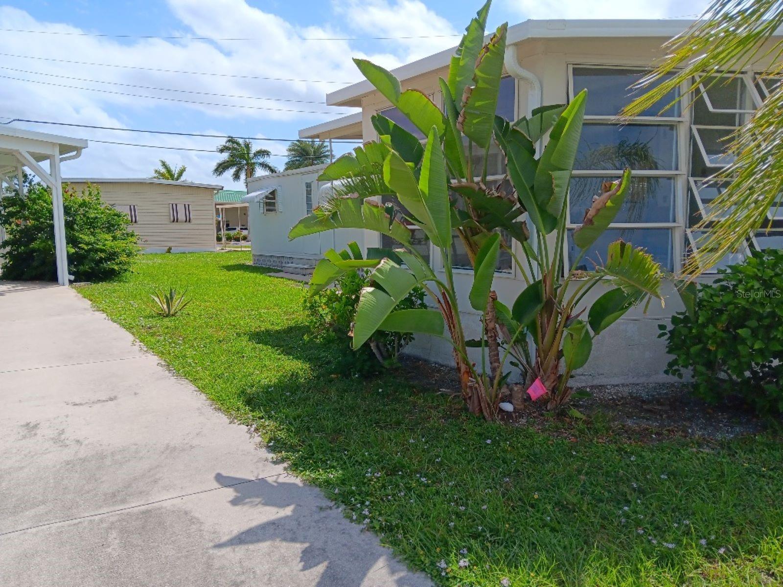 COUNTRY CLUB ESTATES - Residential