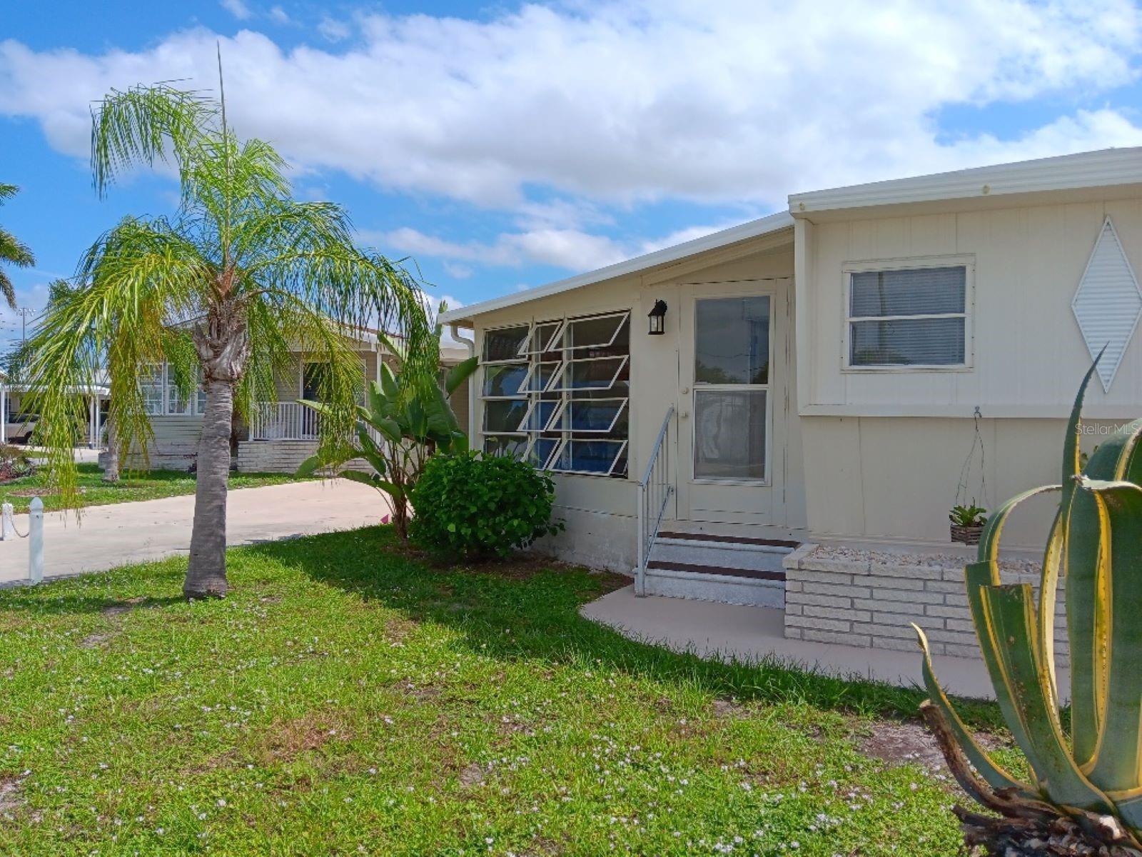 COUNTRY CLUB ESTATES - Residential