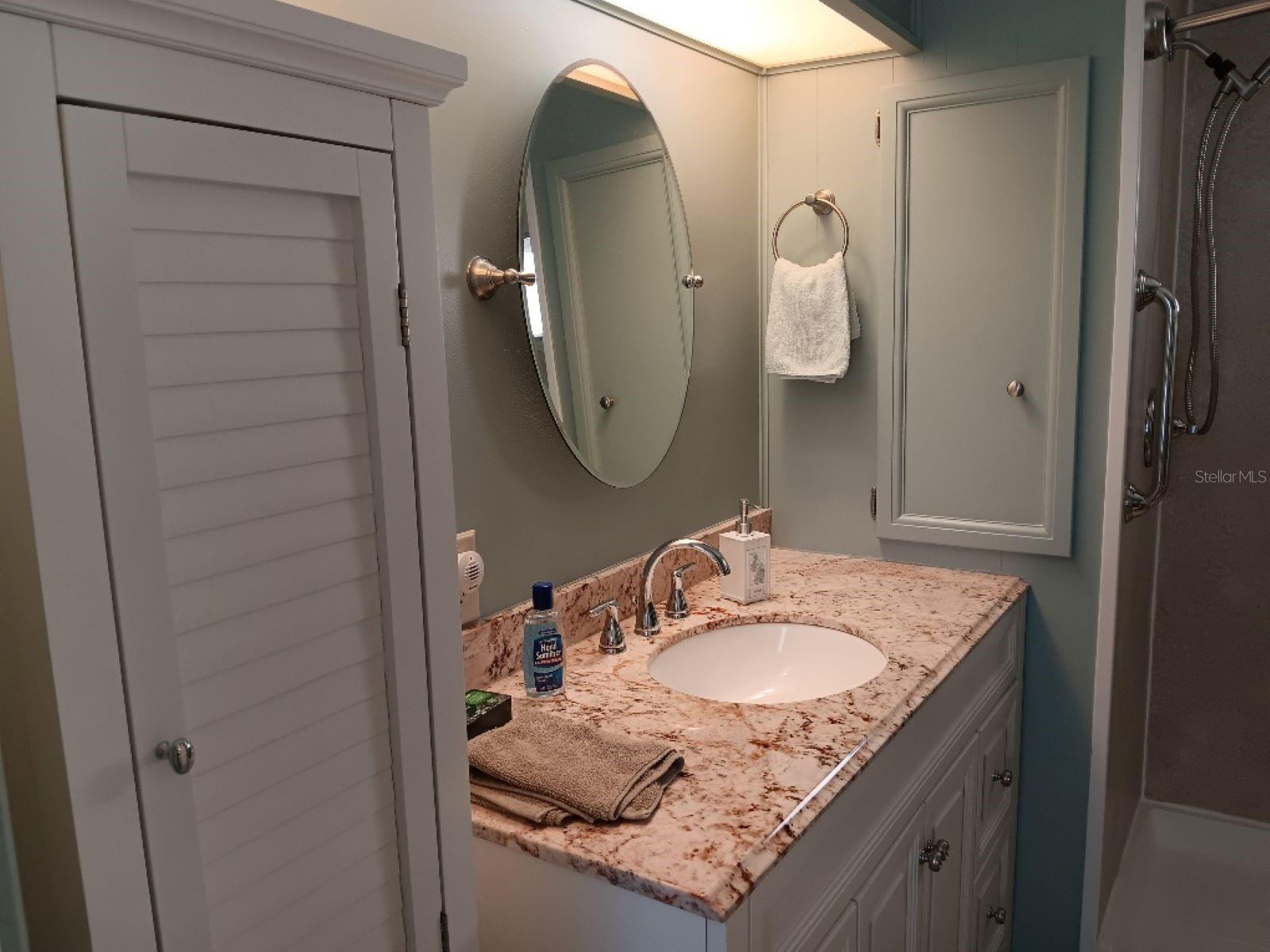 COUNTRY CLUB ESTATES - Residential