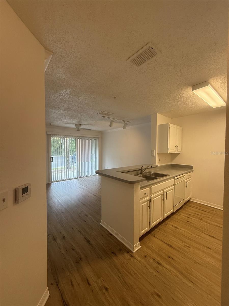 VILLAS AT LAKESIDE A CONDO - Residential Lease