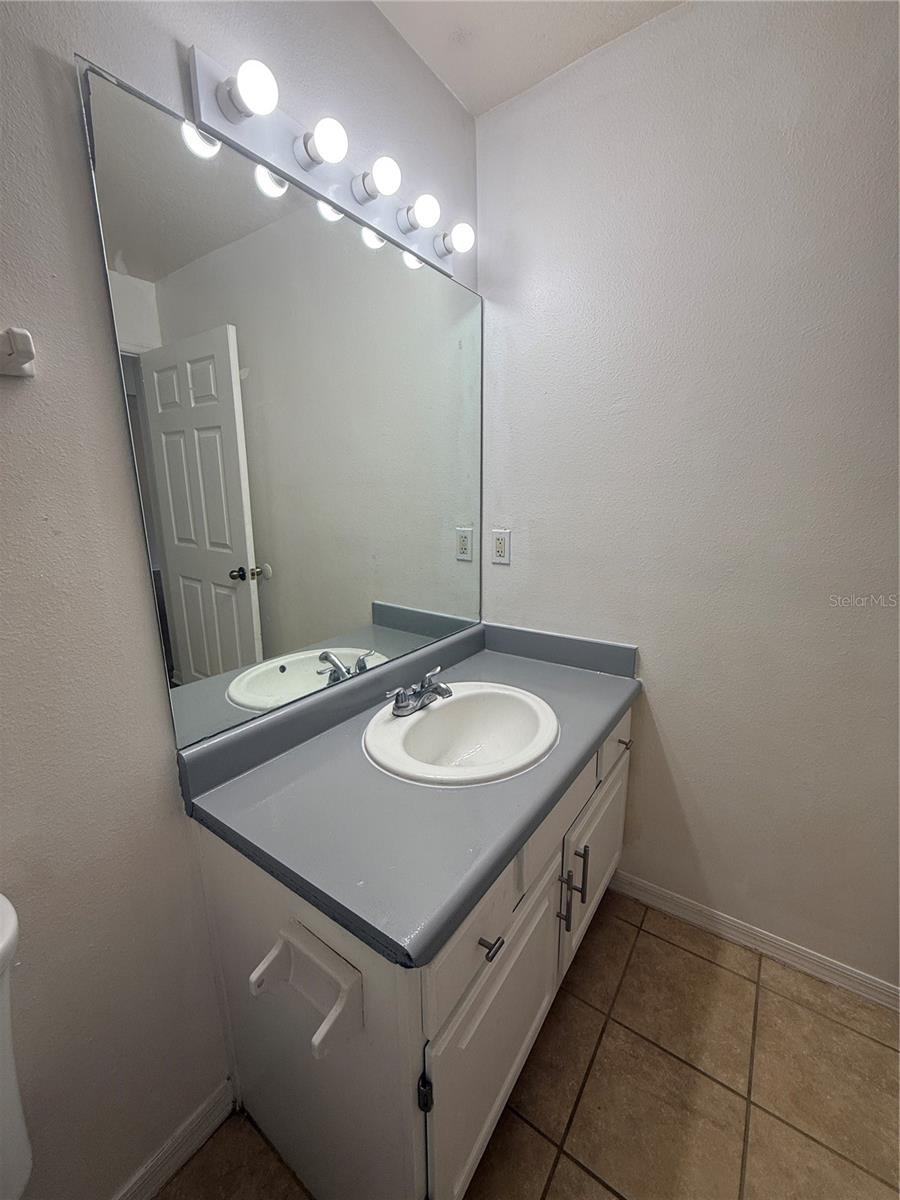 VILLAS AT LAKESIDE A CONDO - Residential Lease