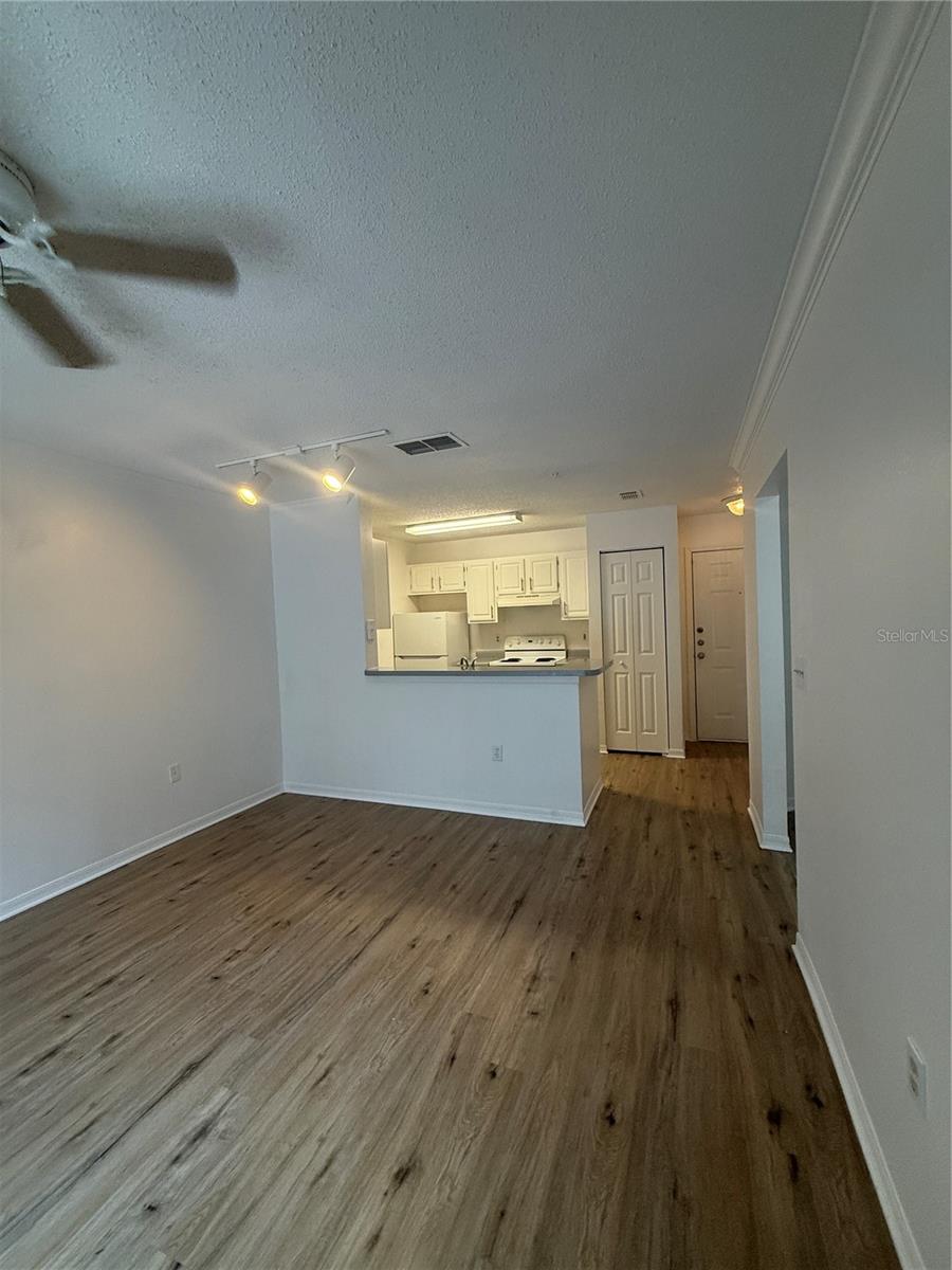 VILLAS AT LAKESIDE A CONDO - Residential Lease