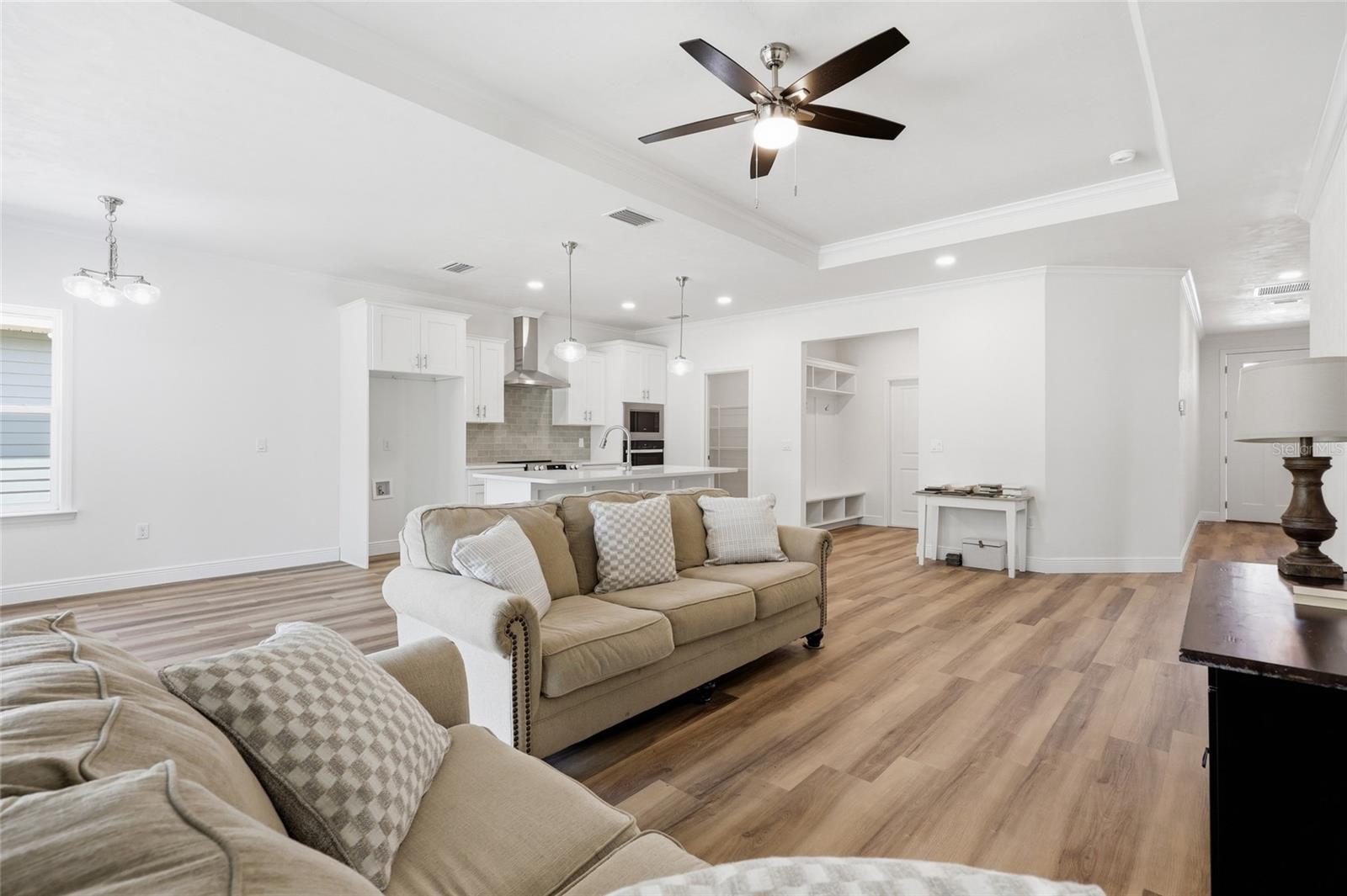 GRAND OAKS - Residential