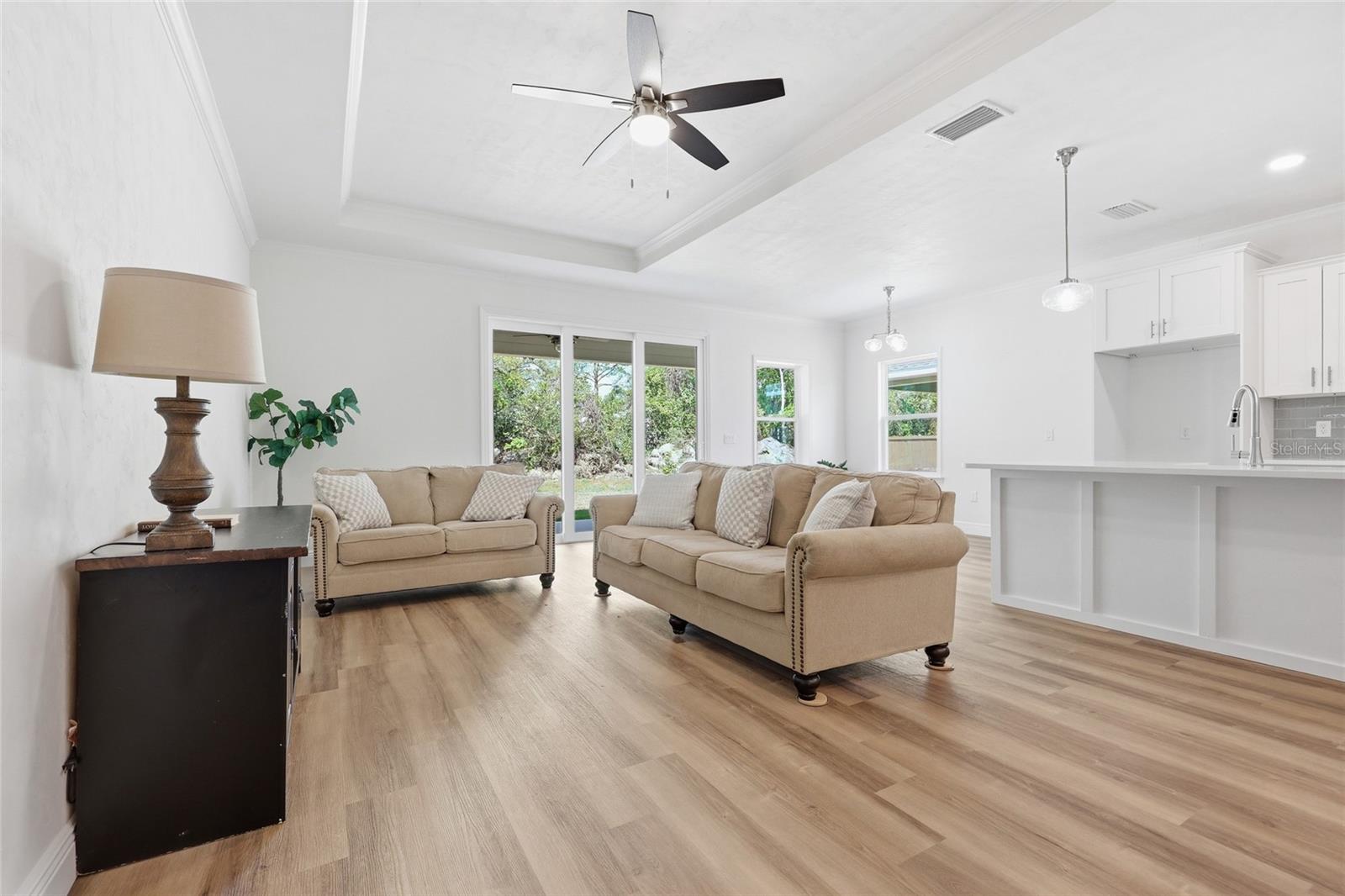 GRAND OAKS - Residential