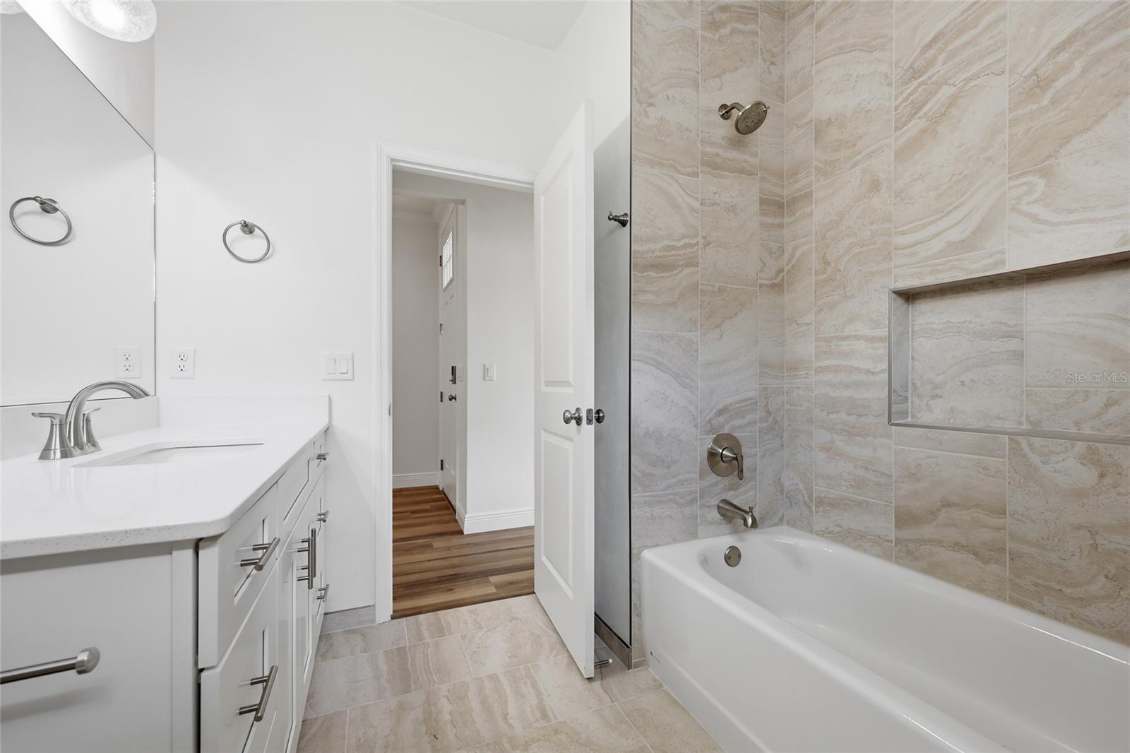 GRAND OAKS - Residential