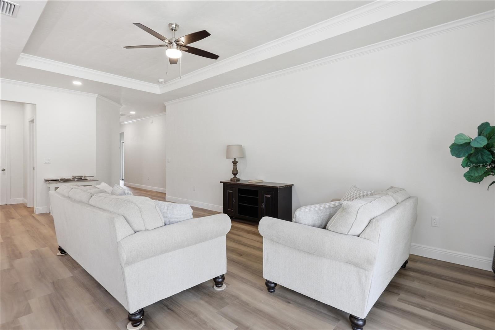 GRAND OAKS - Residential