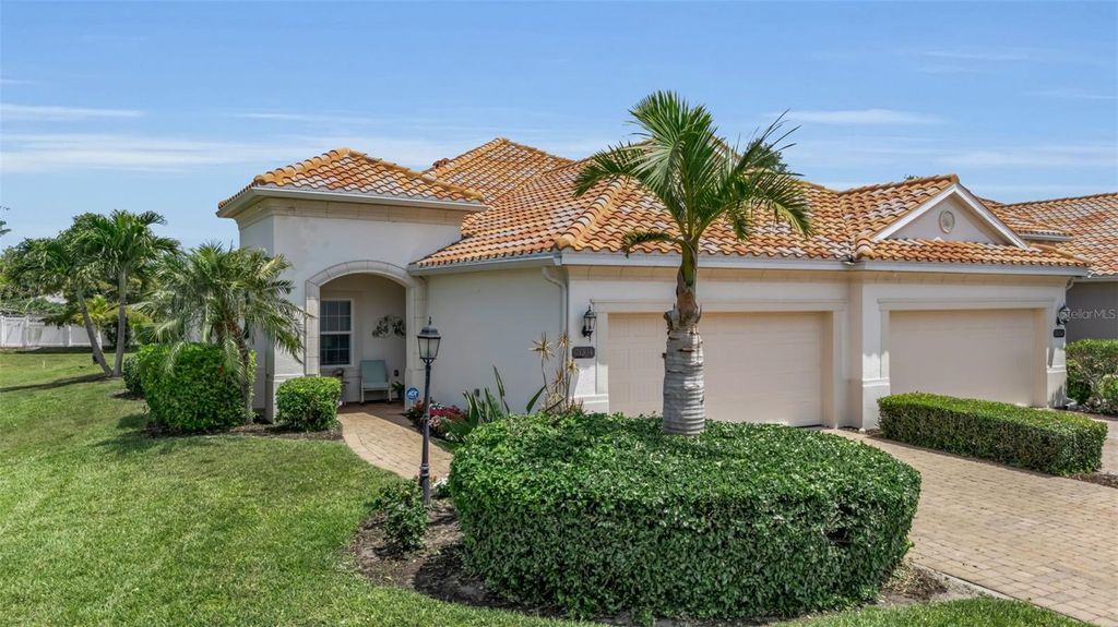 Photo of 7004 Vista Bella Drive, Bradenton, FL 34209 (MLS # A4692192)
