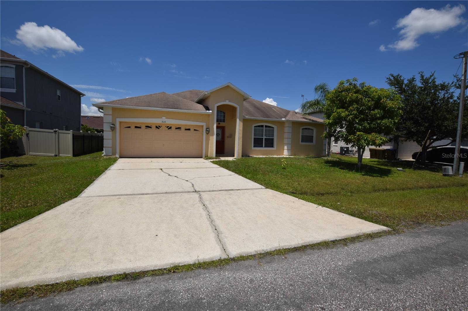 This charming 3 bedroom, 2 Baths Single Family Home for rent in Kissimmee. This home has a Range, Refrigerator, D/W, Disposal, Central A/C.