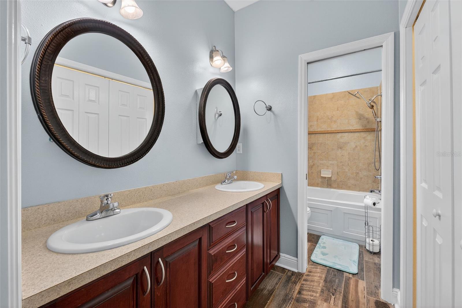 GARDNER OAKS - Residential