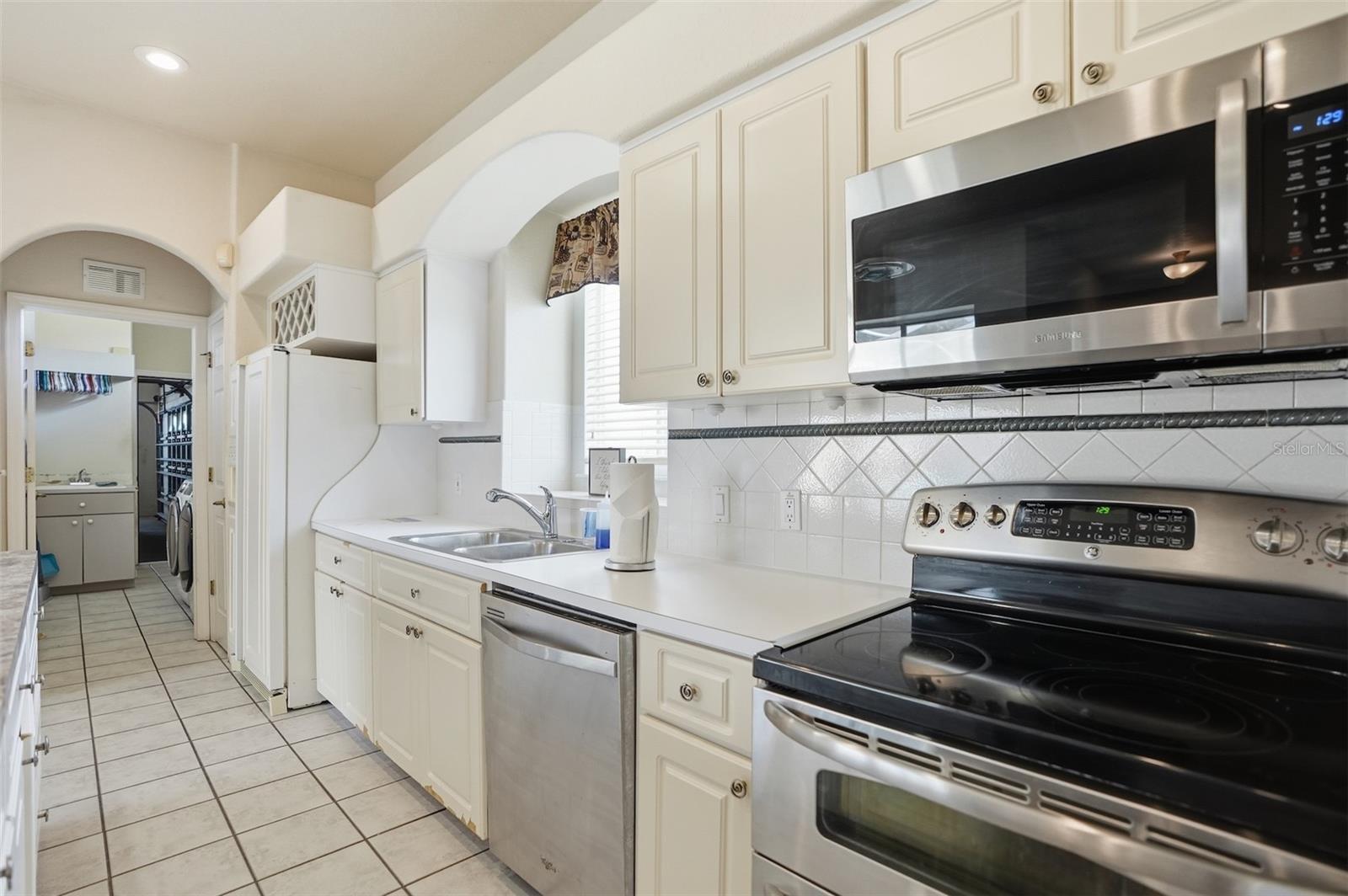 PRISTINE PLACE PH 1 - Residential