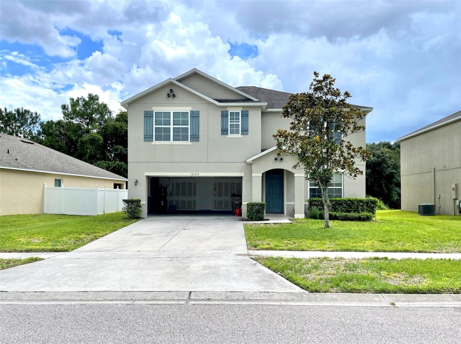 Welcome to your next home in the beautiful community of Citrus Highlands, just minutes from the heart of Clermont and a short drive to Disney, shopping, and top-rated schools!
This modern 5-bedroom, 3-bathroom home offers over 2,500 square feet of thoughtfully designed living space, perfect for families, remote workers, or those who love to entertain. Enjoy the open-concept floor plan with a spacious kitchen featuring granite countertops, stainless steel appliances, and a large island that flows seamlessly into the living and dining areas.
The first floor includes a full bedroom and bathroom, ideal for guests or a home office. Upstairs, you'll find a generous loft/flex space, the primary suite with dual vanities and a large walk-in closet, plus three additional bedrooms and another full bath.
Step outside to a serene backyard overlooking a conservation area and tranquil pond no rear neighbors and plenty of privacy for relaxing evenings or morning coffee.