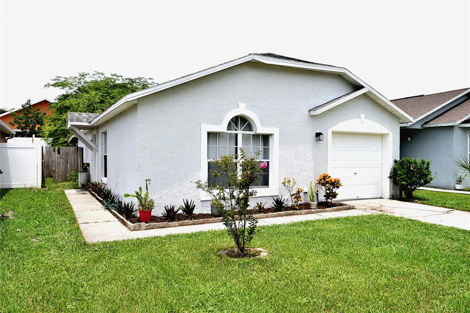 1123 VISTA PALMA WAY