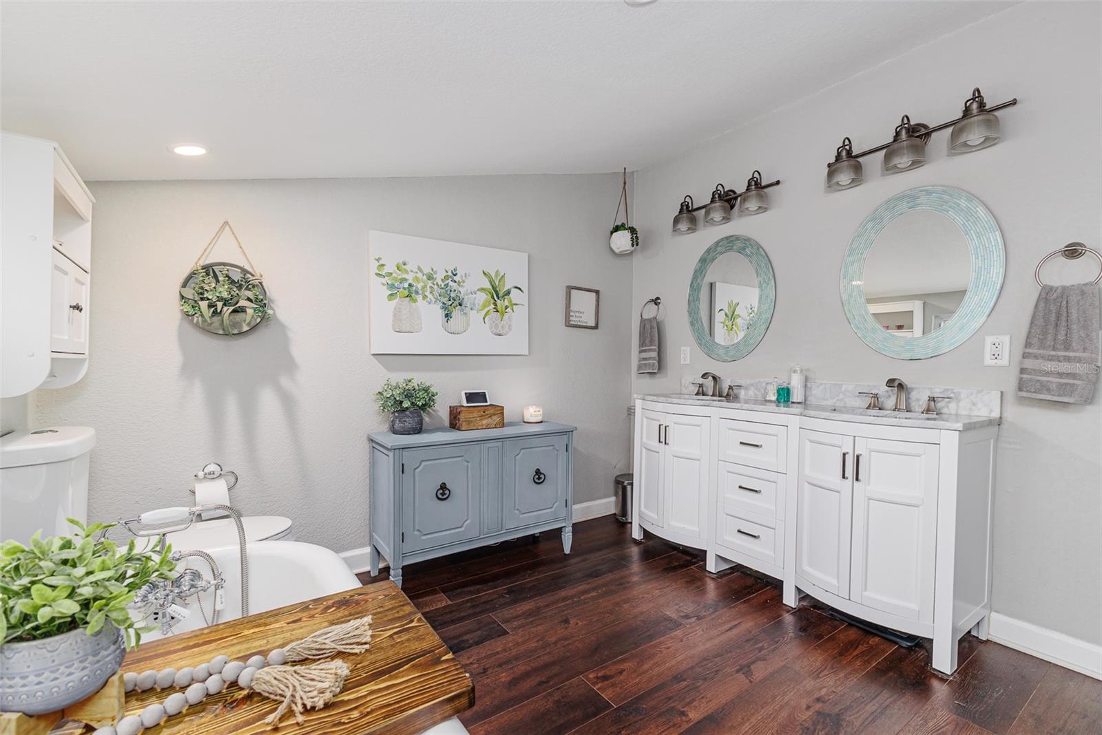 JOHNSONS DAN ADD - Residential