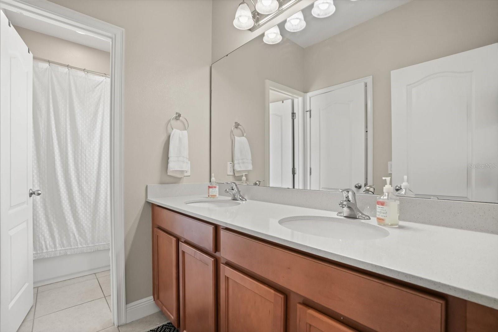 OAKLAND PARK - Residential