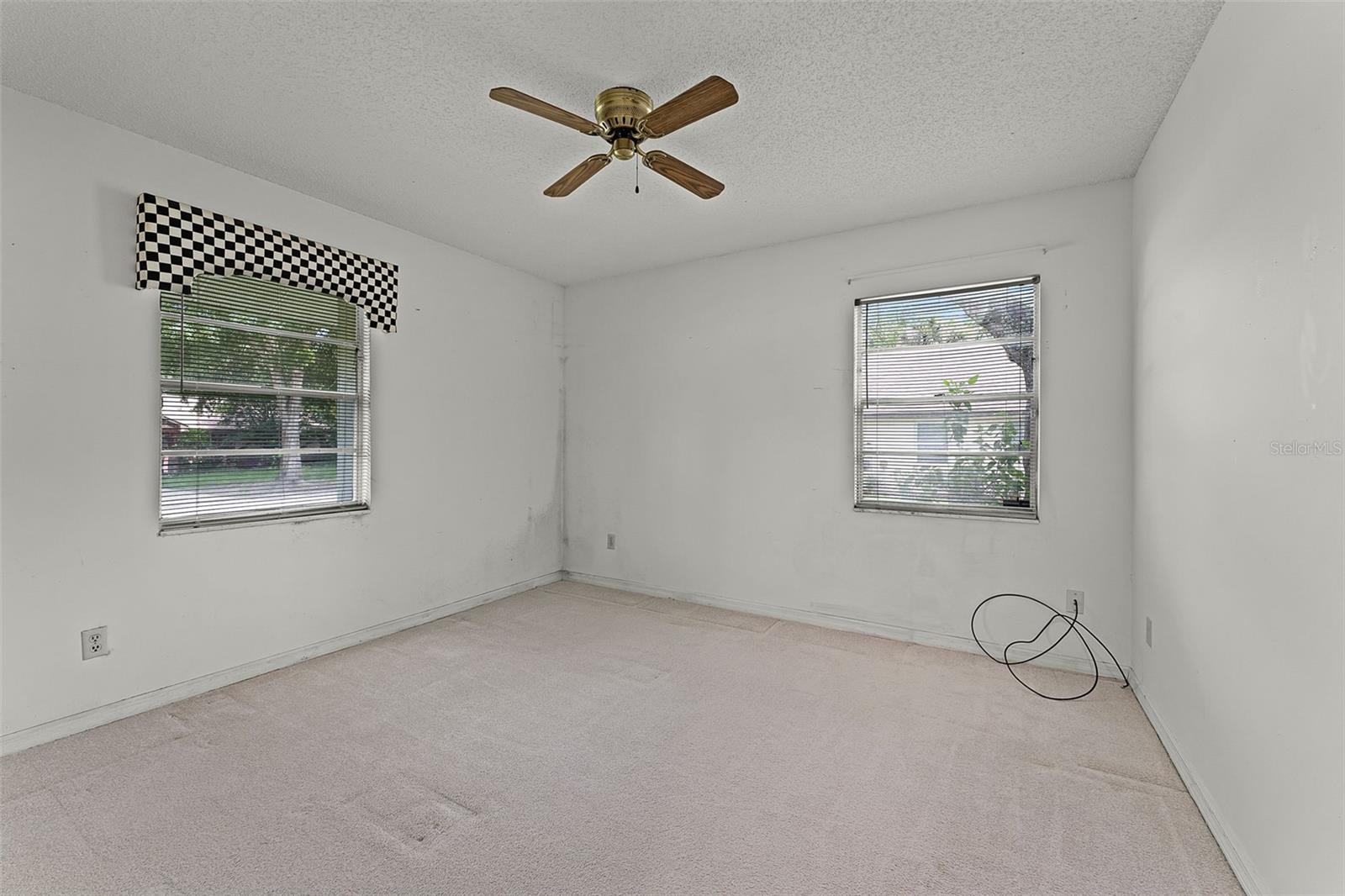 7642 GLENMOOR LANE
