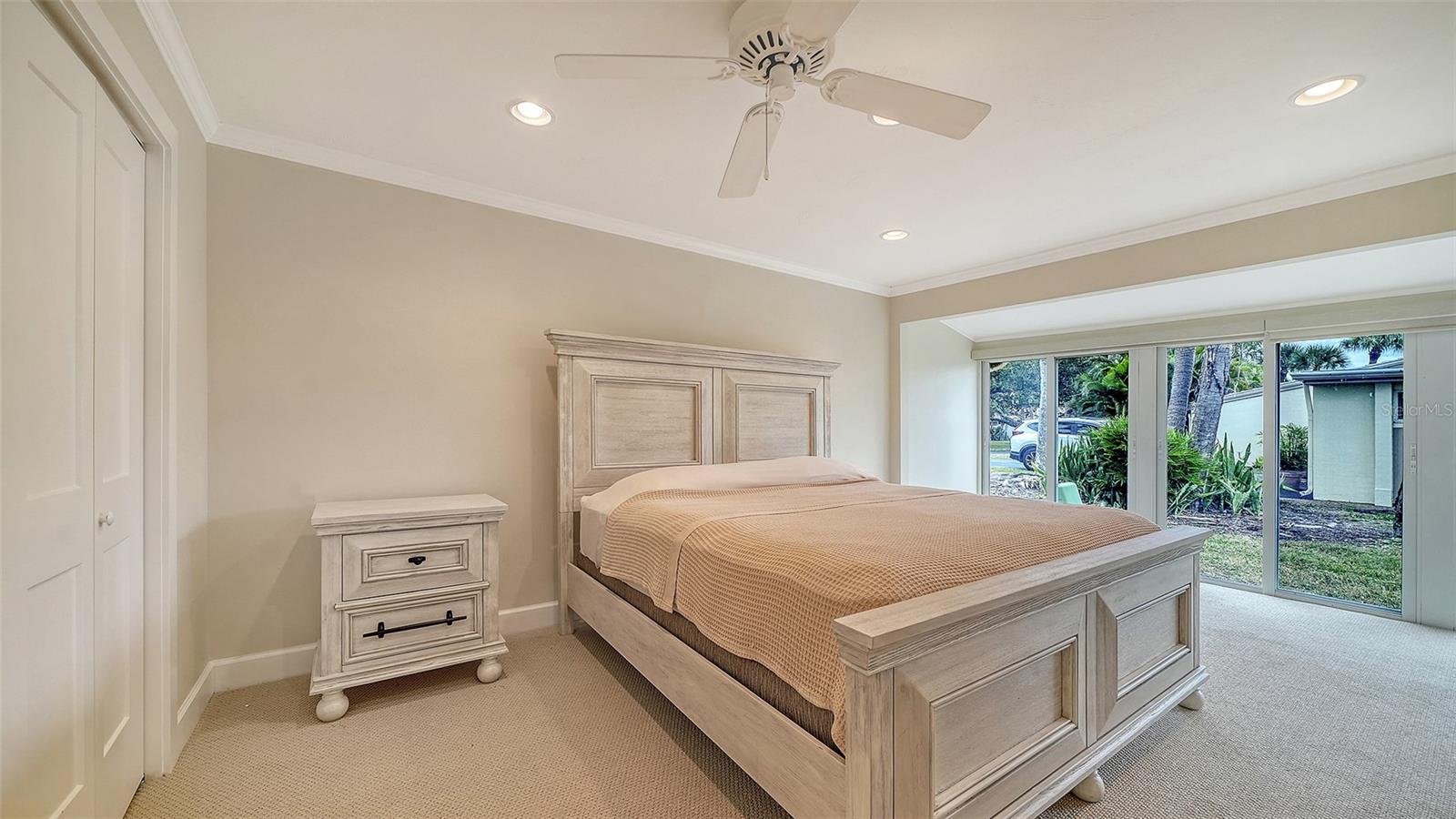 WHISPERING SANDS - Residential