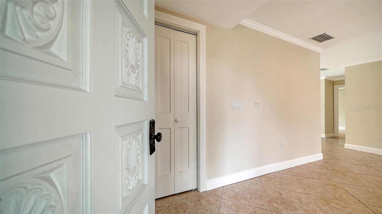 WHISPERING SANDS - Residential