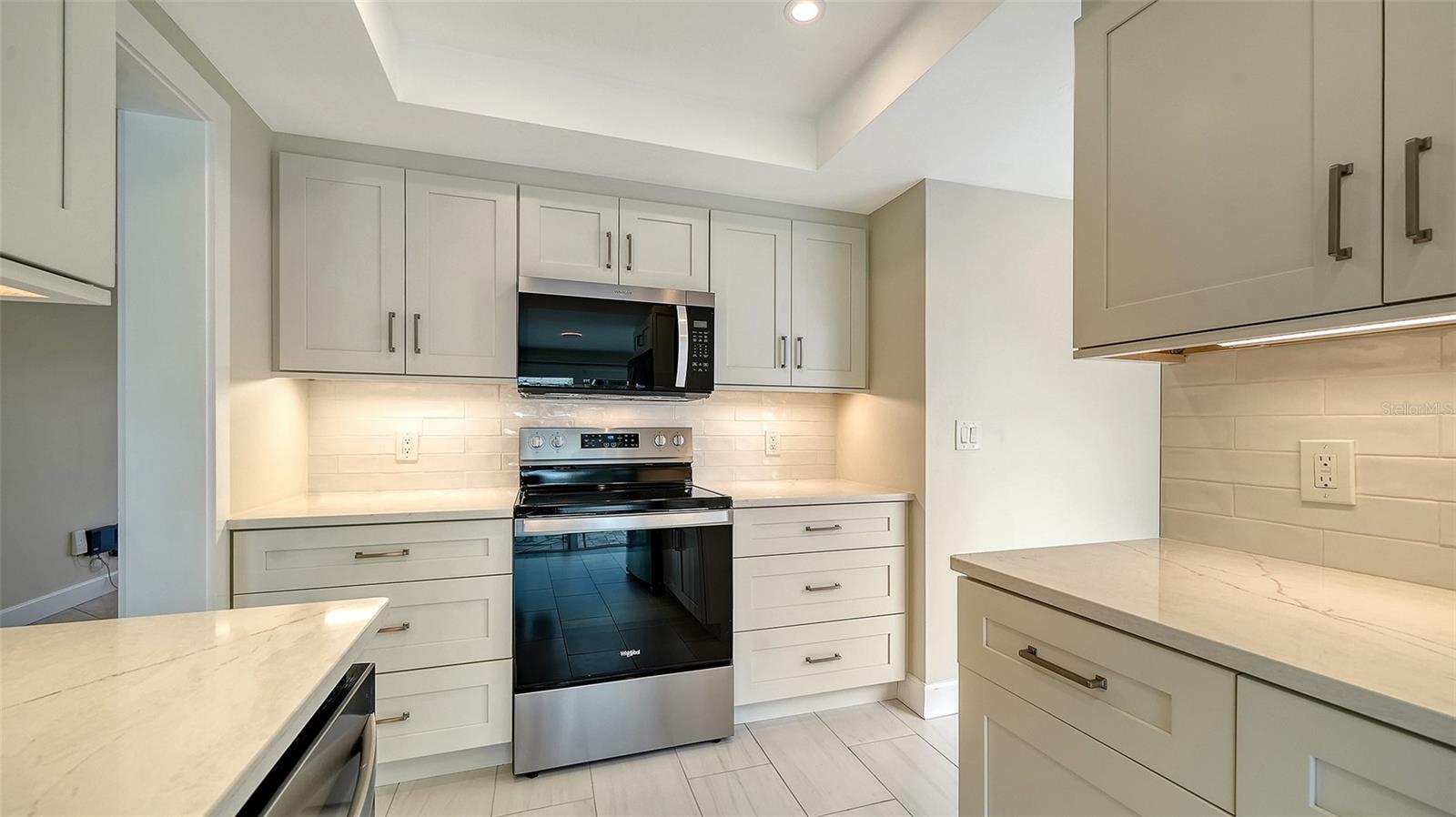 WHISPERING SANDS - Residential